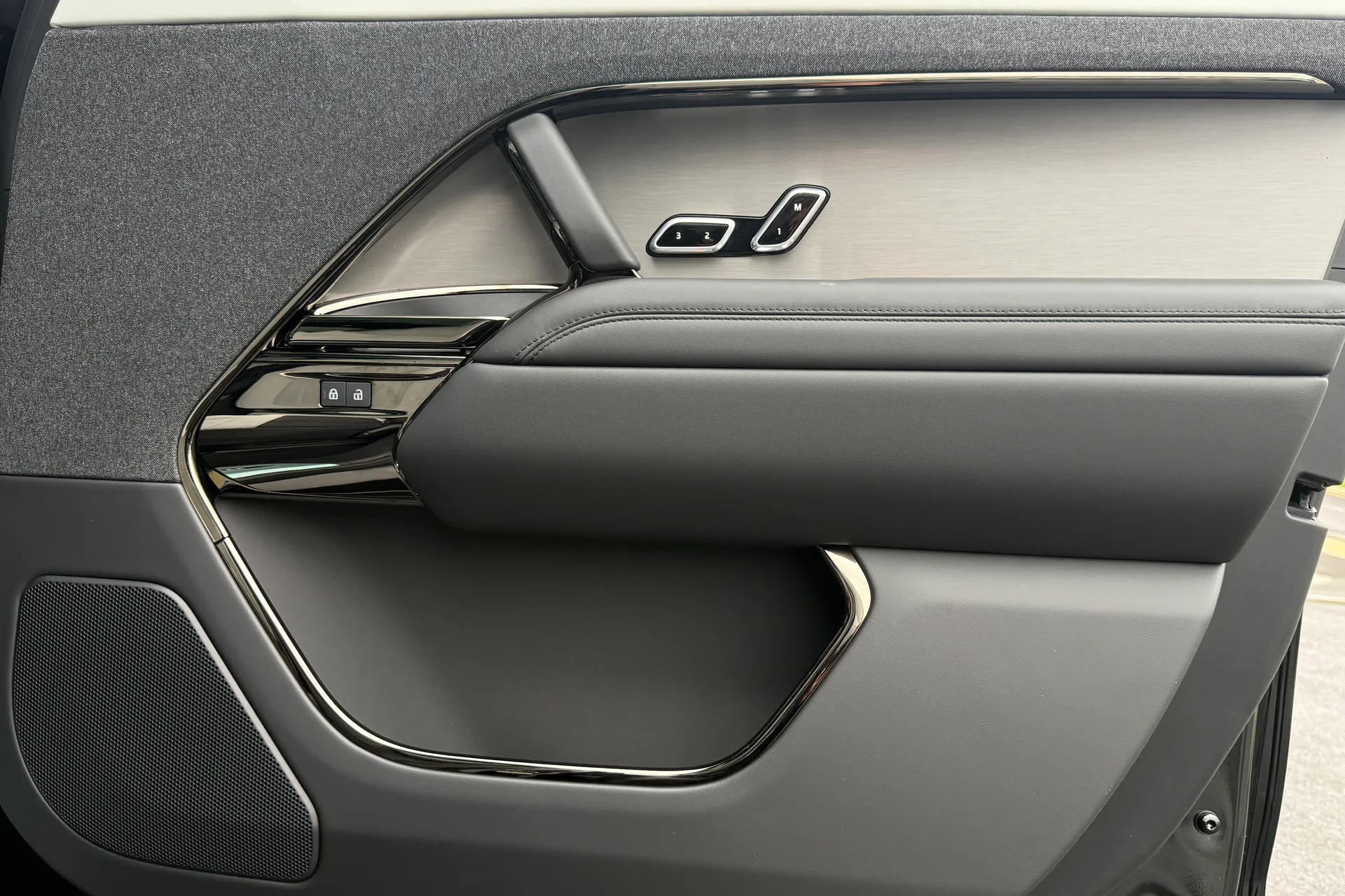 LAND ROVER RANGE ROVER SPORT thumbnail image number 19