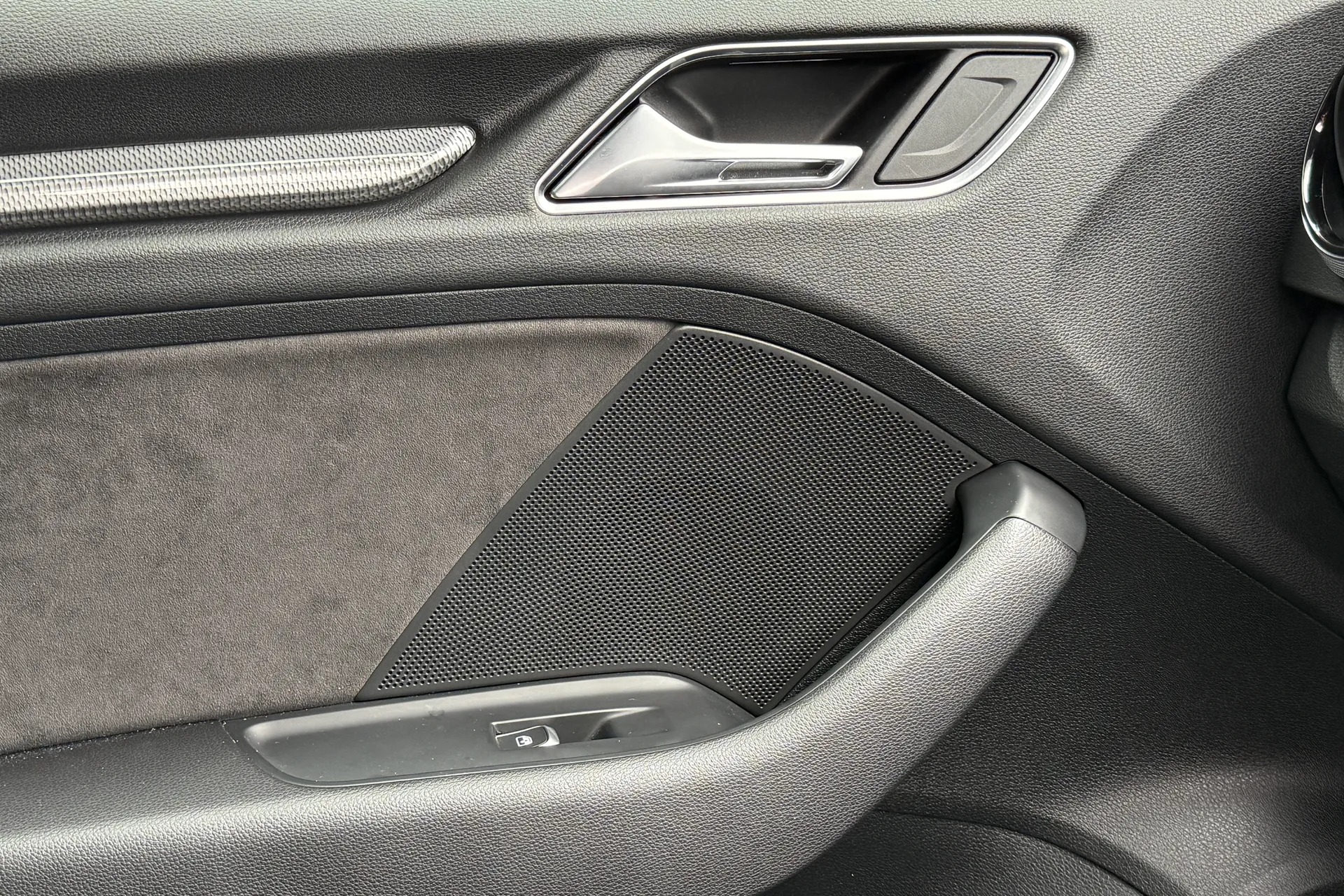 Audi RS3 thumbnail image number 21