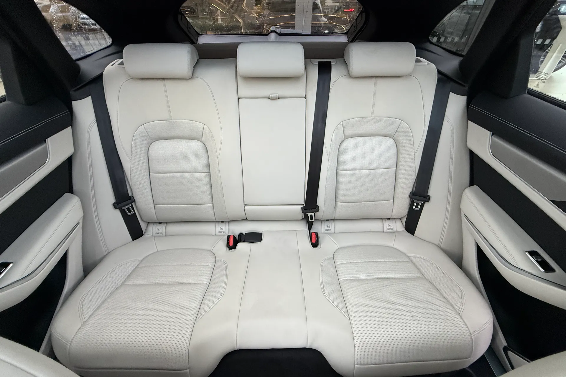 Jaguar F-PACE thumbnail image number 11