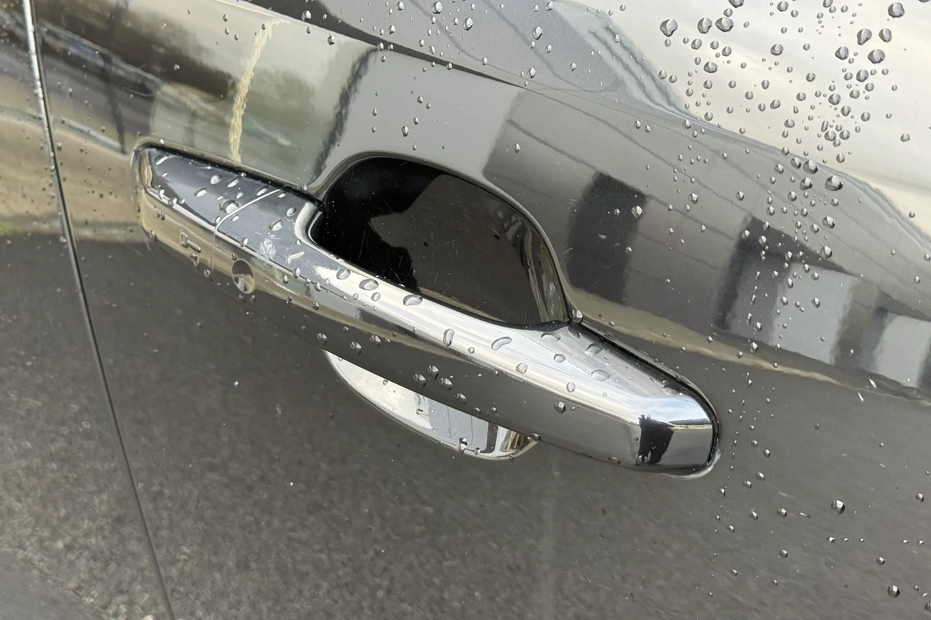 Jaguar F-PACE thumbnail image number 35