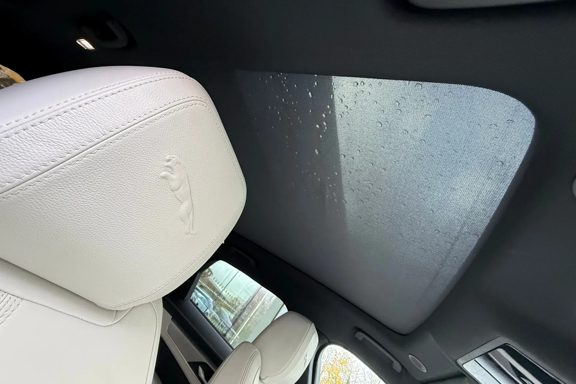 Jaguar F-PACE thumbnail image number 34