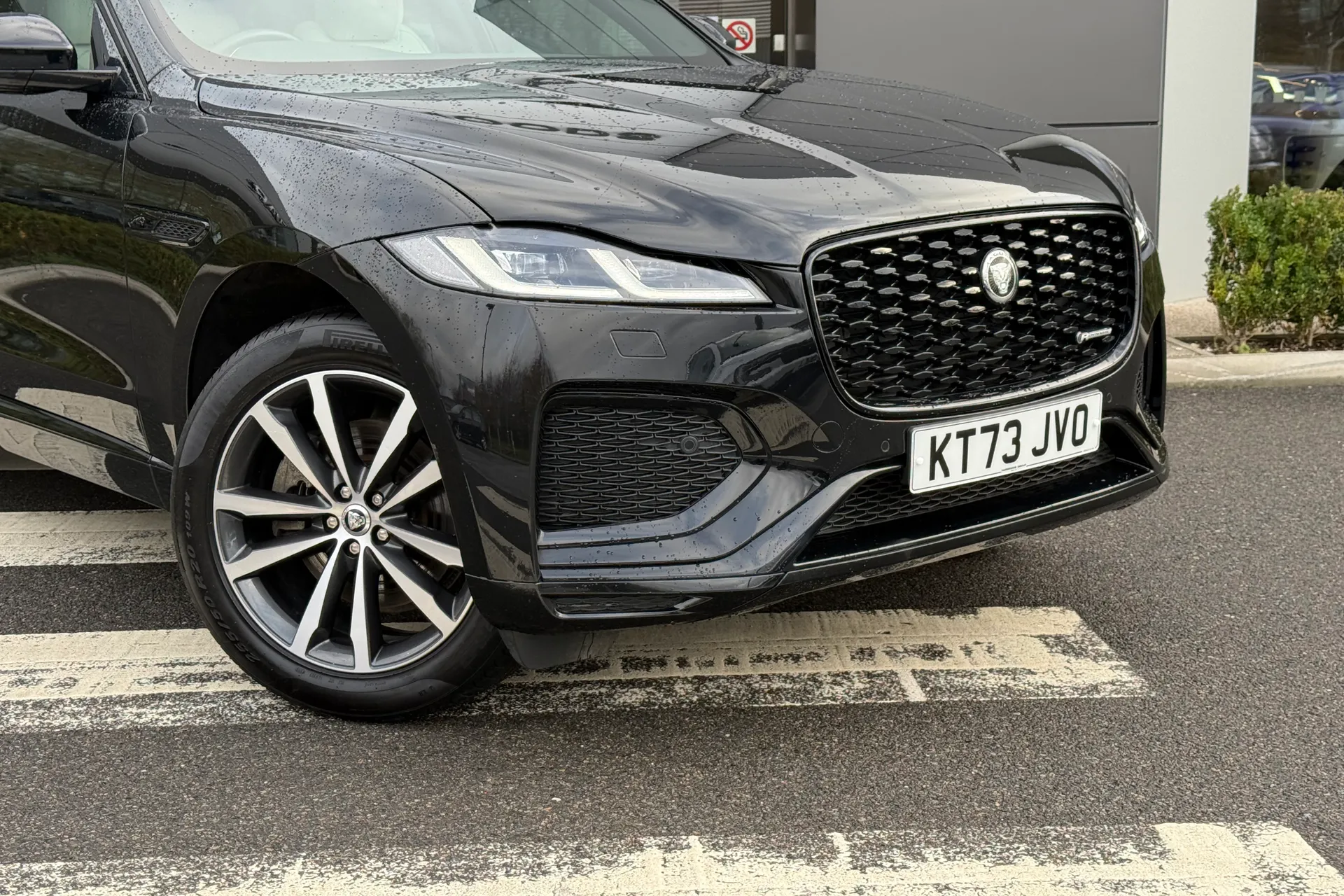 Jaguar F-PACE thumbnail image number 29