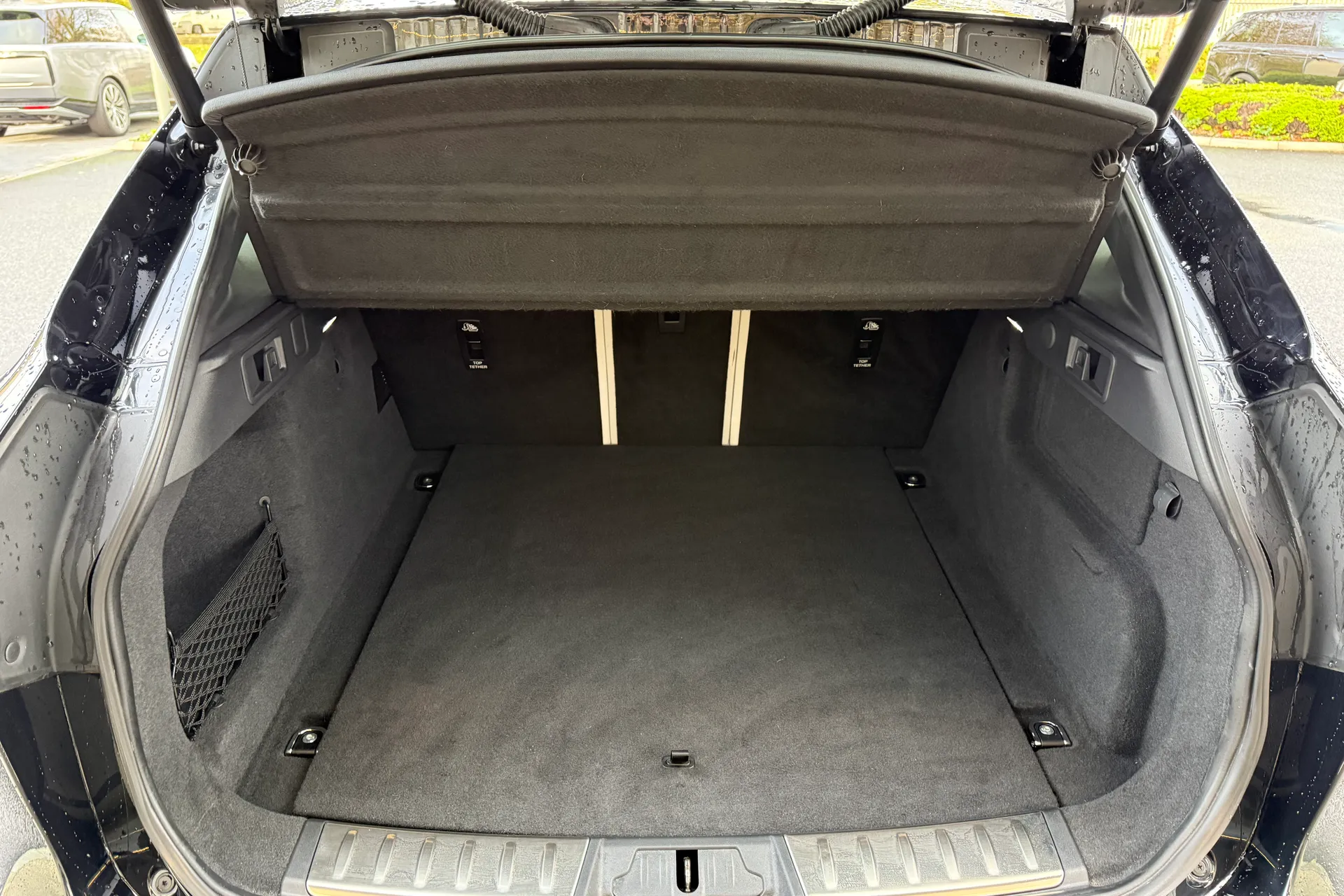 Jaguar F-PACE thumbnail image number 37