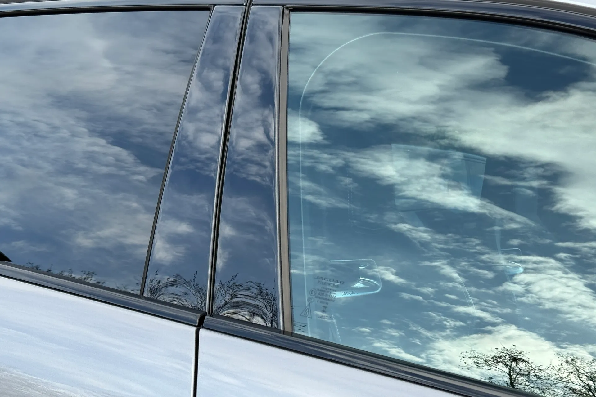 Jaguar F-PACE thumbnail image number 20