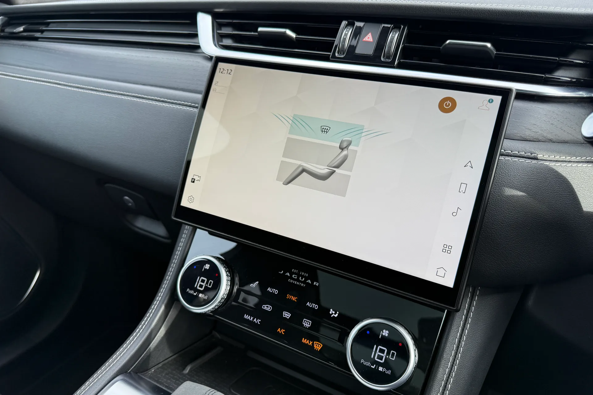 Jaguar F-PACE thumbnail image number 53