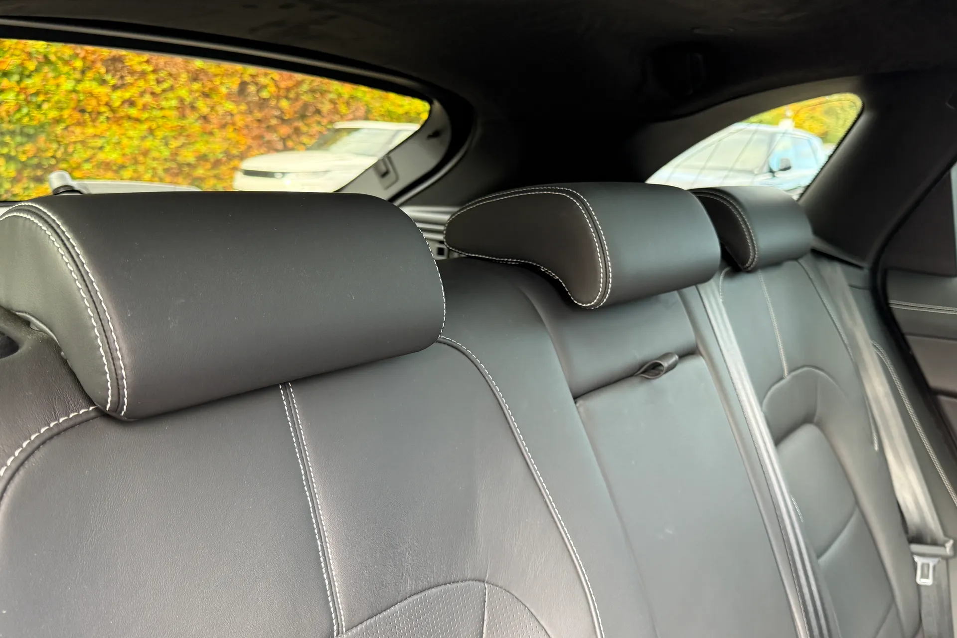 Jaguar F-PACE thumbnail image number 30