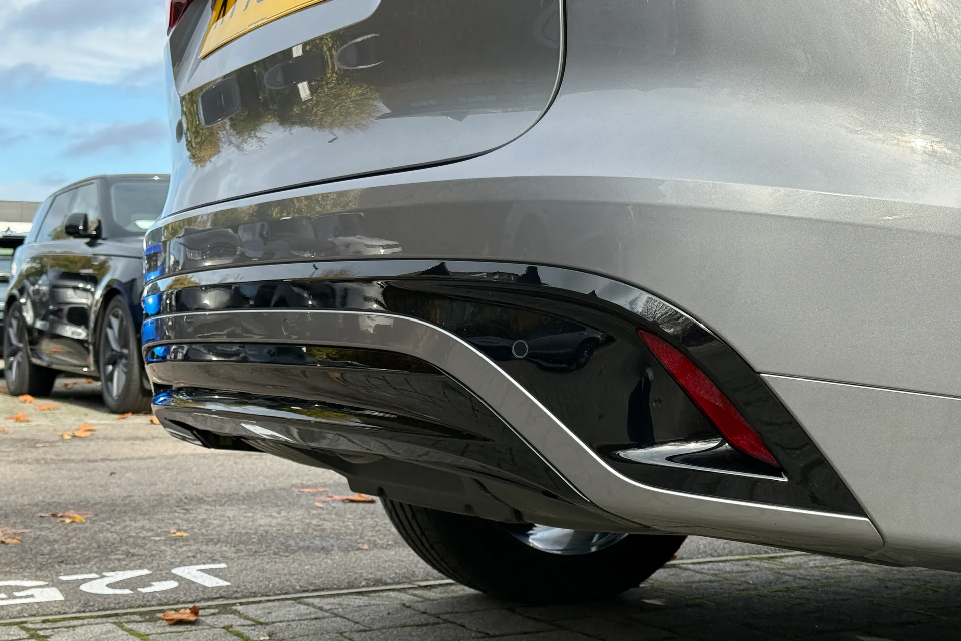 Jaguar F-PACE thumbnail image number 13