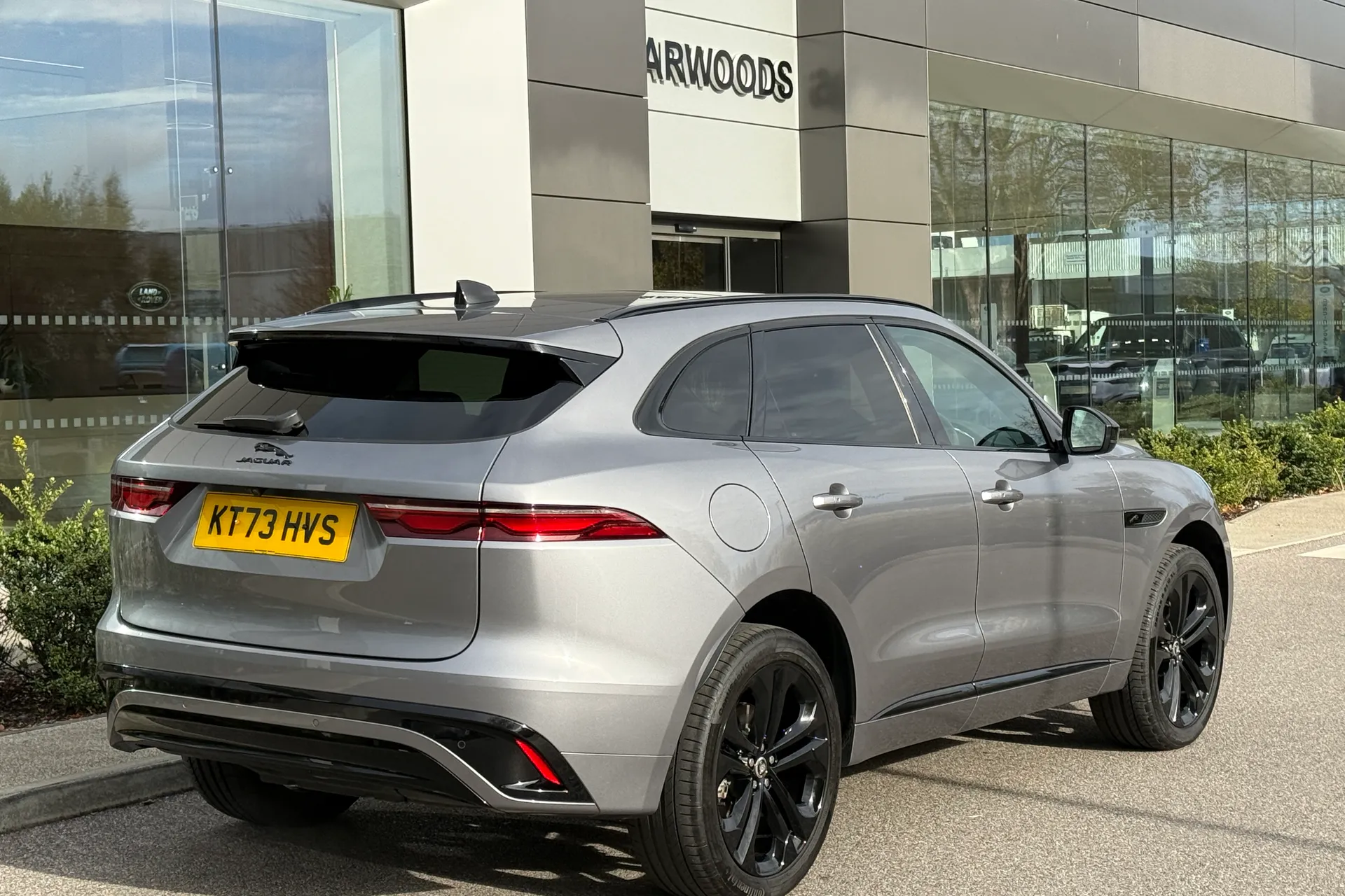 Jaguar F-PACE thumbnail image number 10
