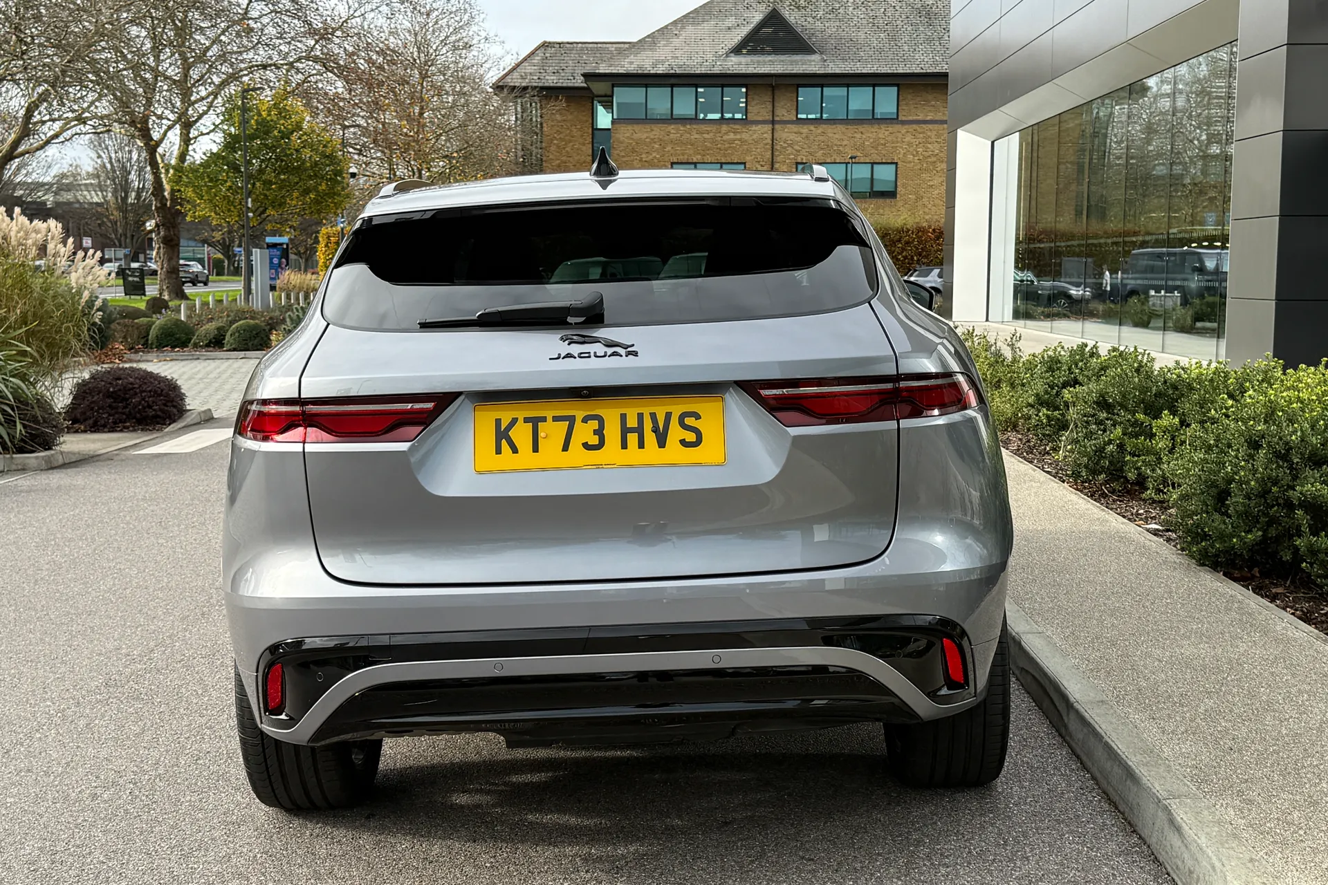 Jaguar F-PACE thumbnail image number 16