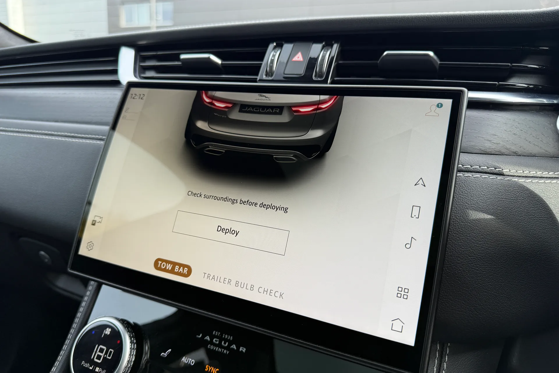 Jaguar F-PACE thumbnail image number 55