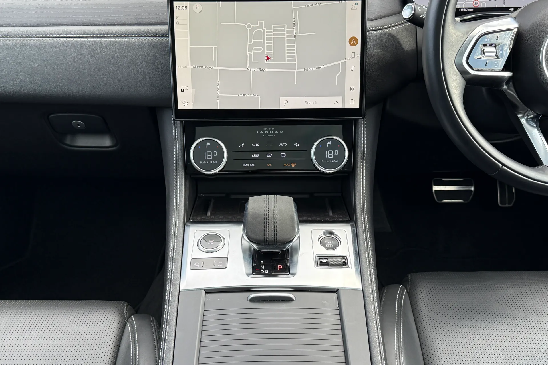 Jaguar F-PACE thumbnail image number 24