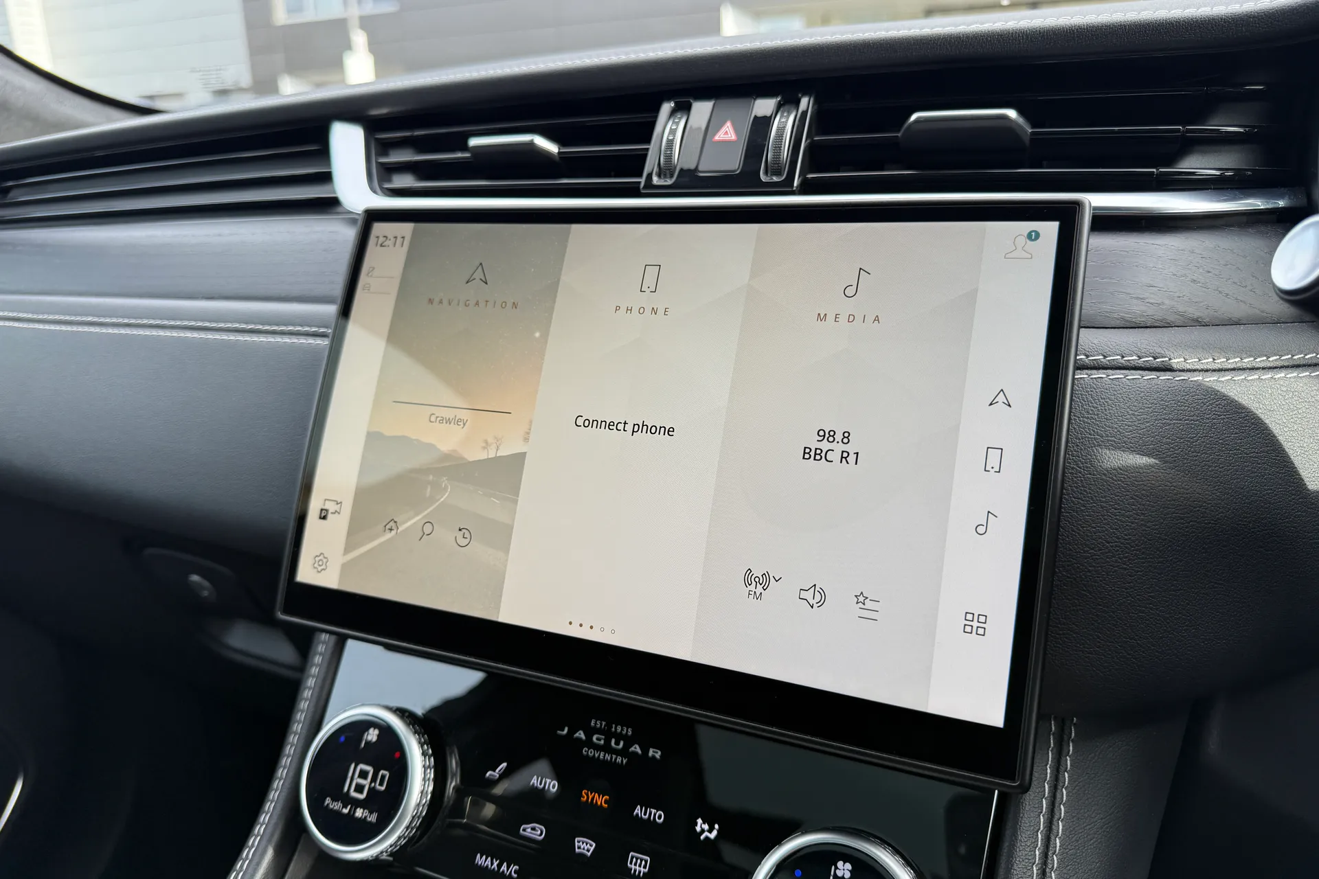 Jaguar F-PACE thumbnail image number 49