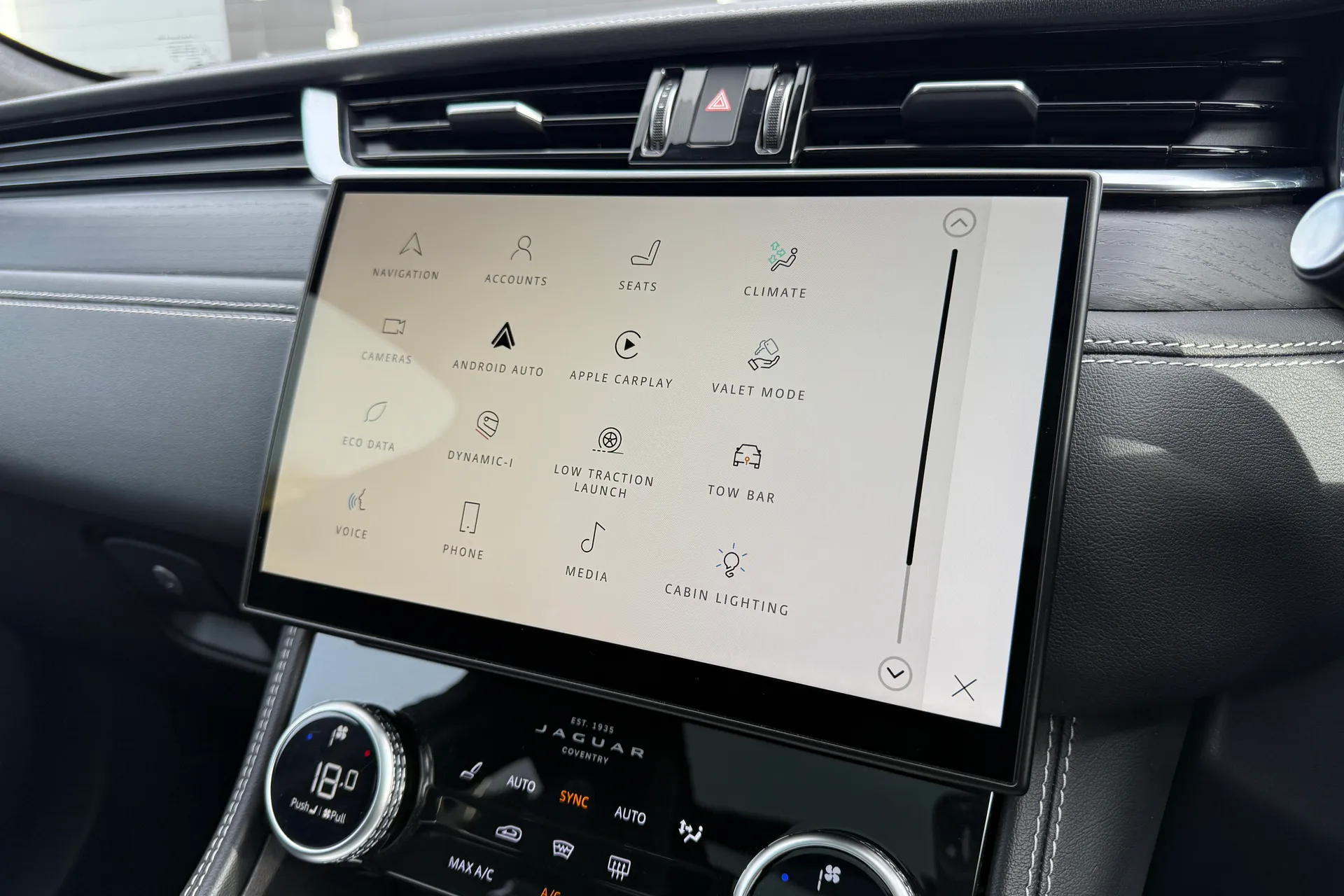 Jaguar F-PACE thumbnail image number 50