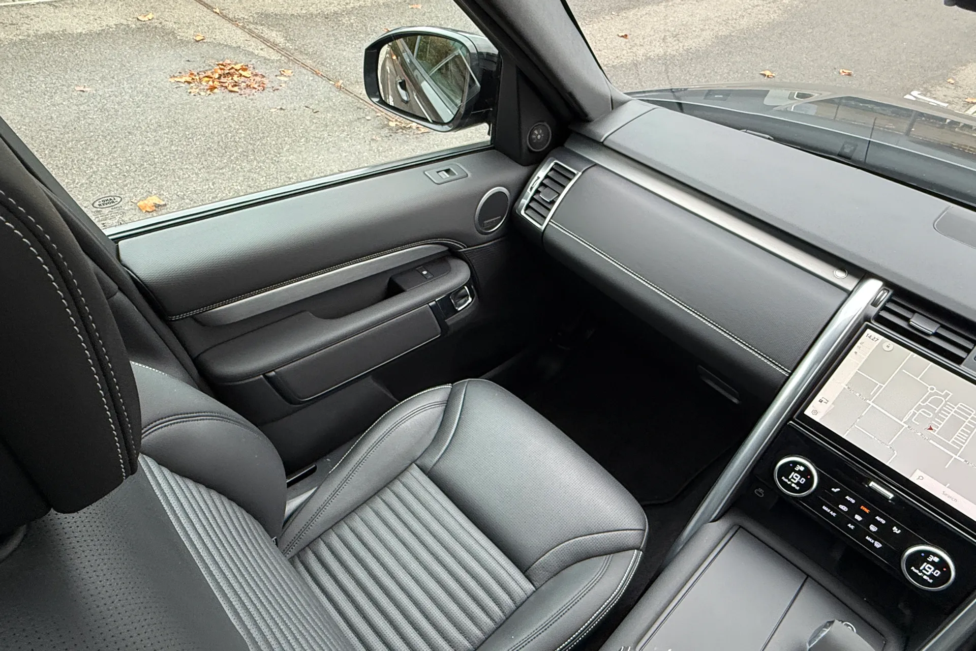 LAND ROVER DISCOVERY thumbnail image number 21