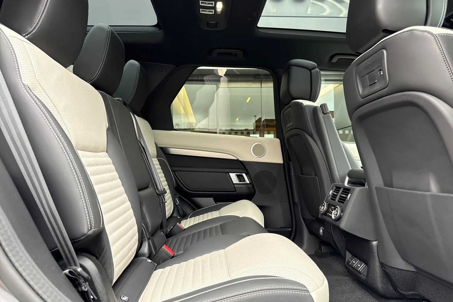 LAND ROVER DISCOVERY thumbnail image number 37