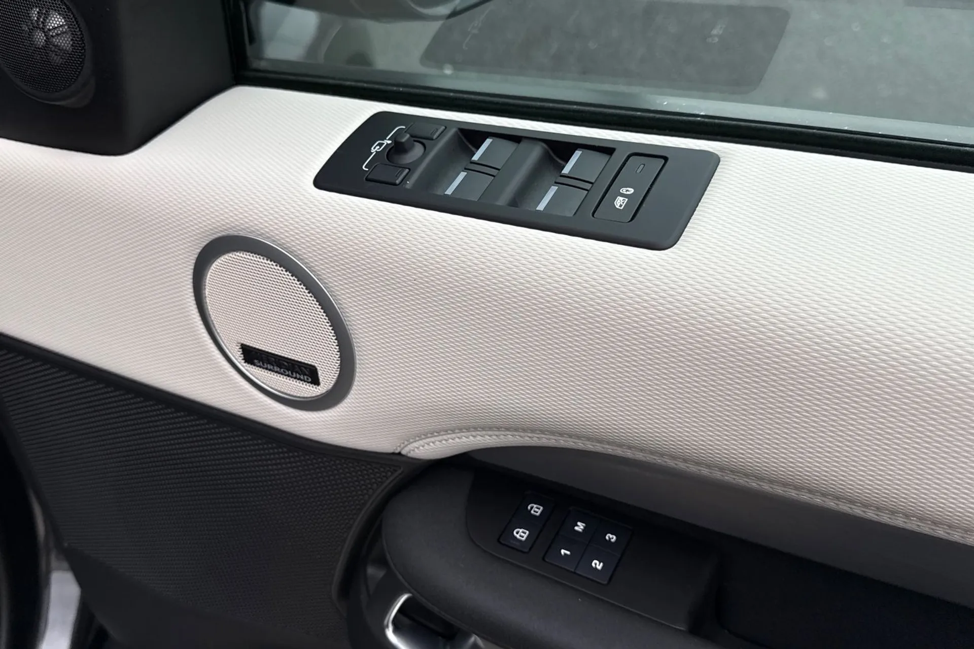 LAND ROVER DISCOVERY thumbnail image number 21