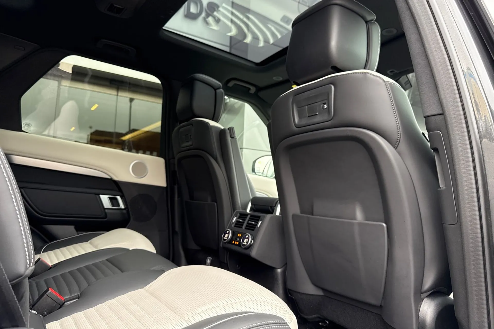 LAND ROVER DISCOVERY thumbnail image number 38