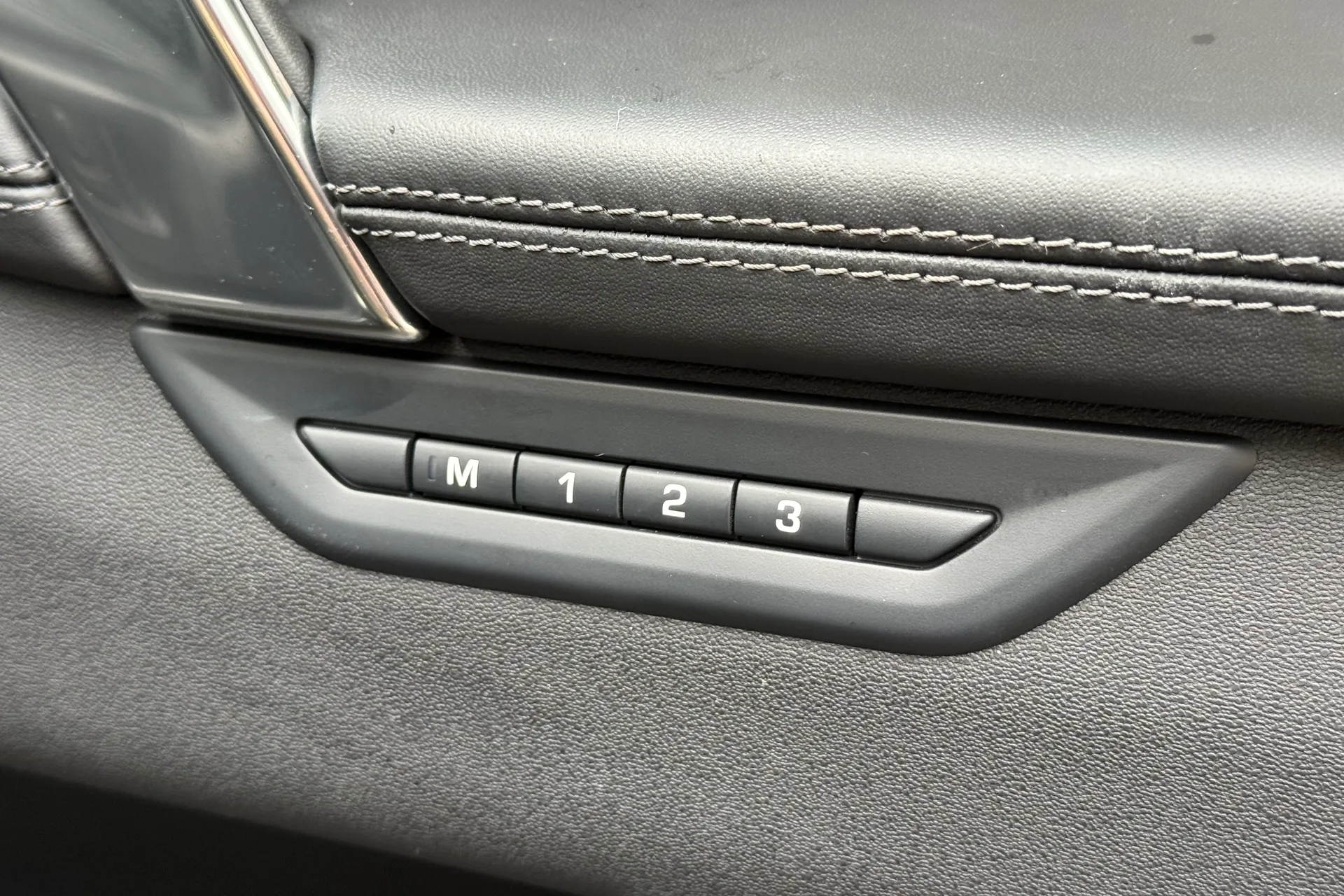 LAND ROVER DISCOVERY SPORT thumbnail image number 54