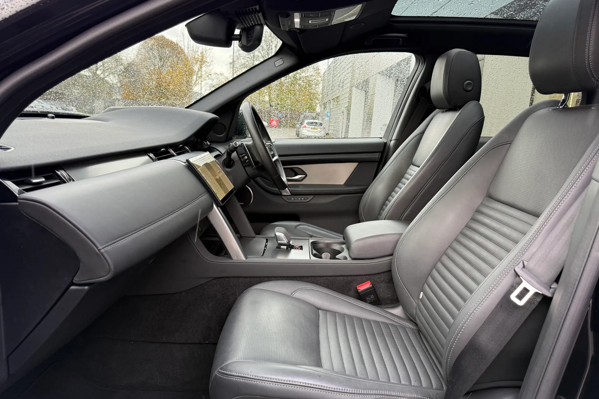 LAND ROVER DISCOVERY SPORT thumbnail image number 10