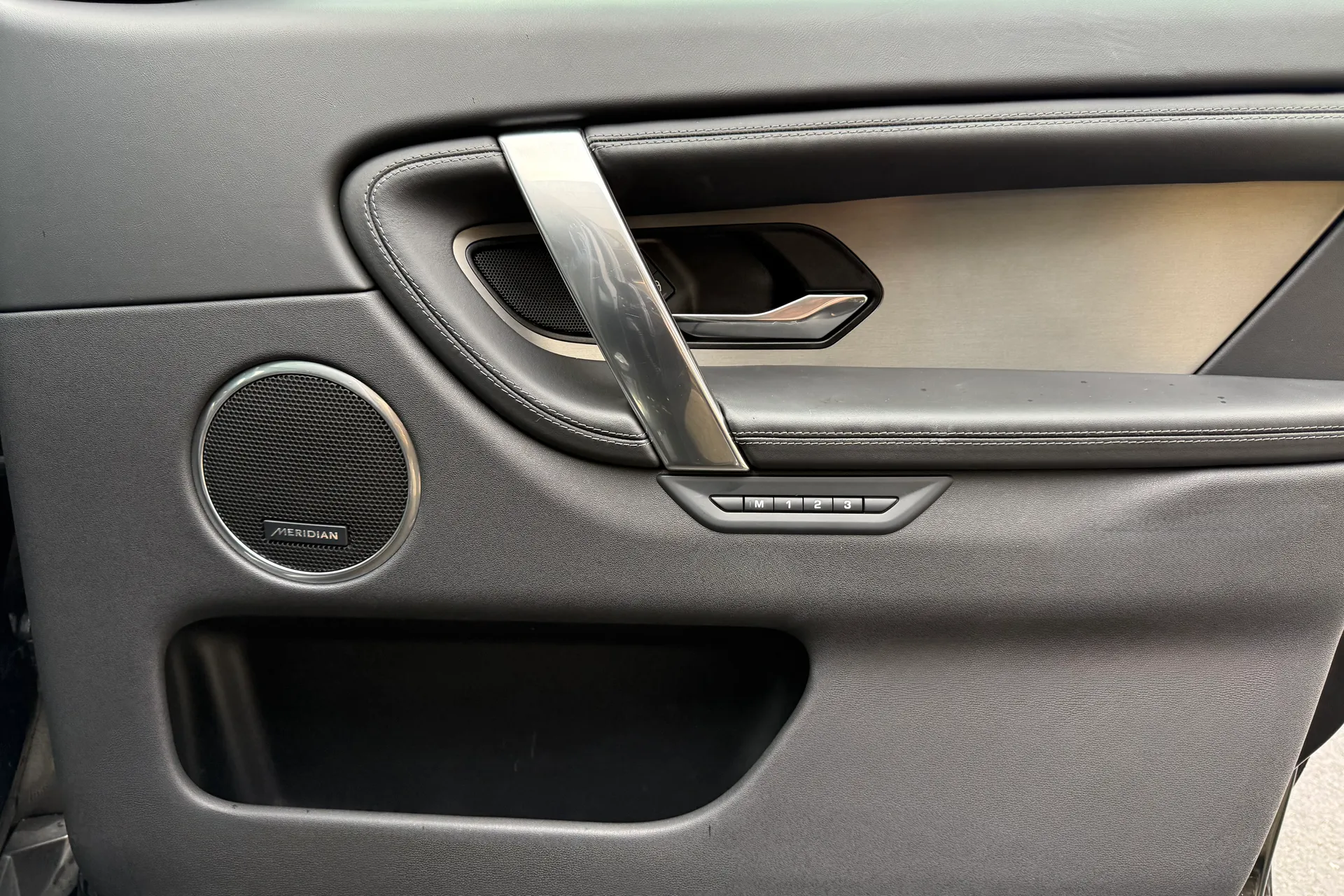 LAND ROVER DISCOVERY SPORT thumbnail image number 53