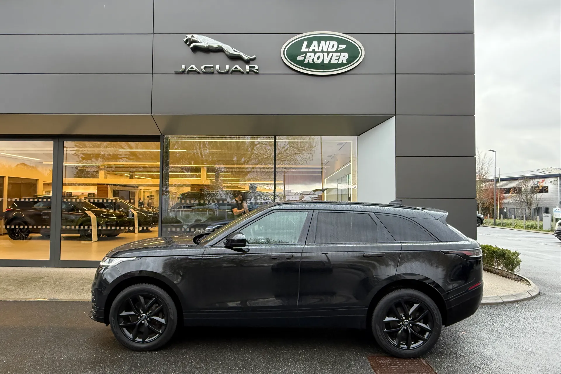 LAND ROVER RANGE ROVER VELAR thumbnail image number 26