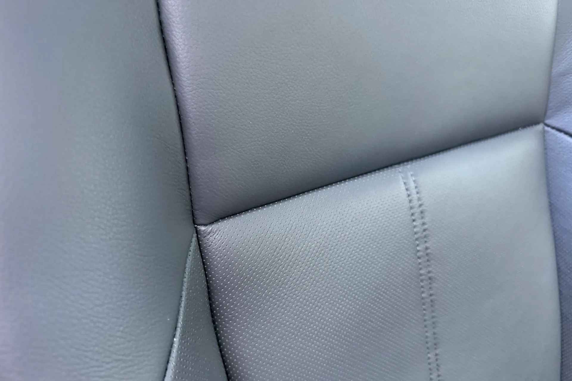 LAND ROVER RANGE ROVER VELAR thumbnail image number 33