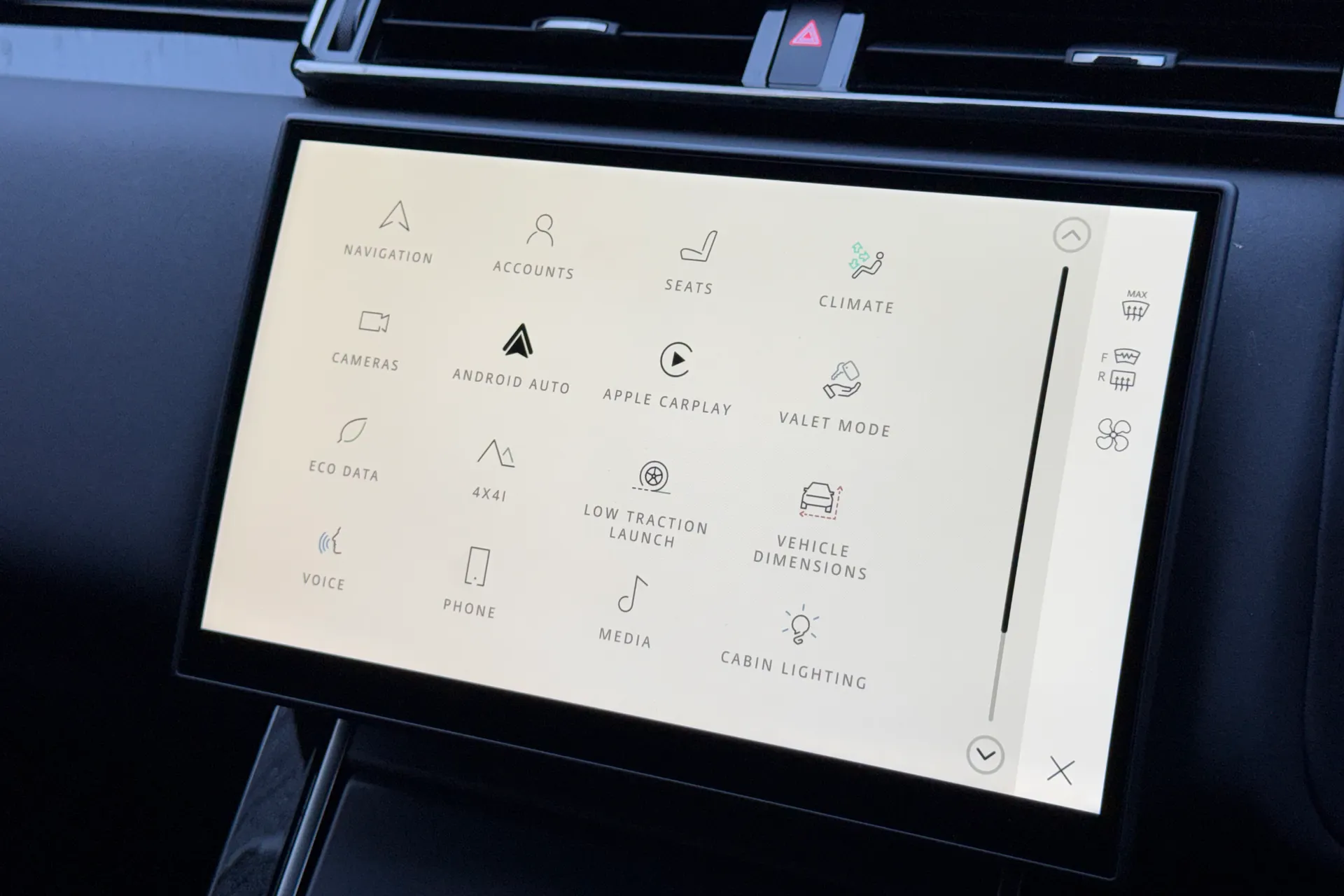 LAND ROVER RANGE ROVER VELAR thumbnail image number 46