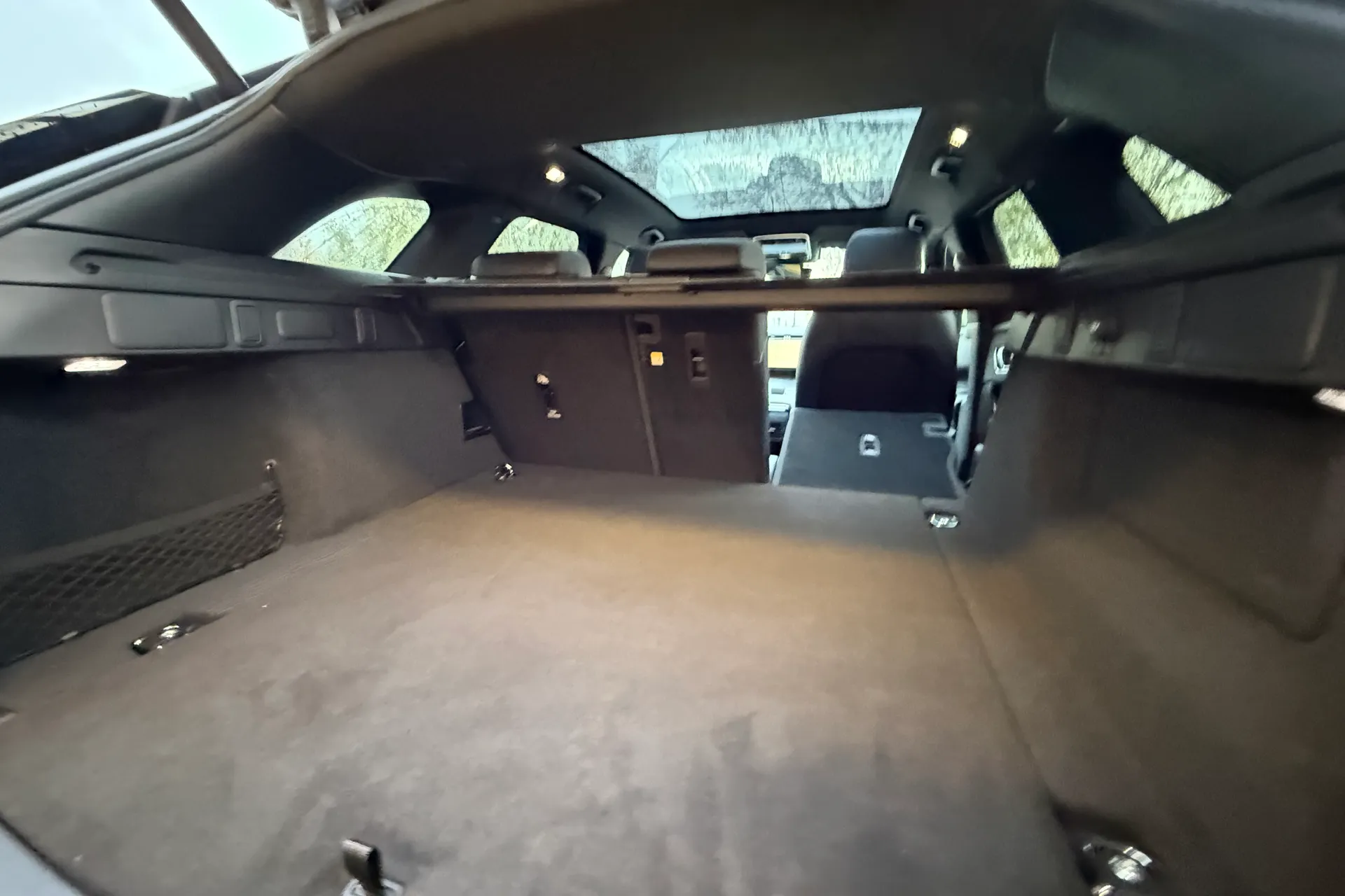 LAND ROVER RANGE ROVER VELAR thumbnail image number 43