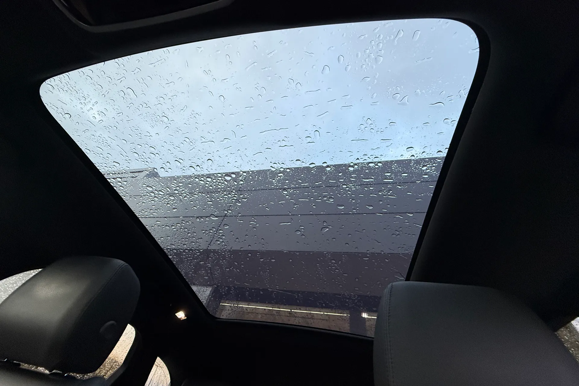 LAND ROVER RANGE ROVER VELAR thumbnail image number 5