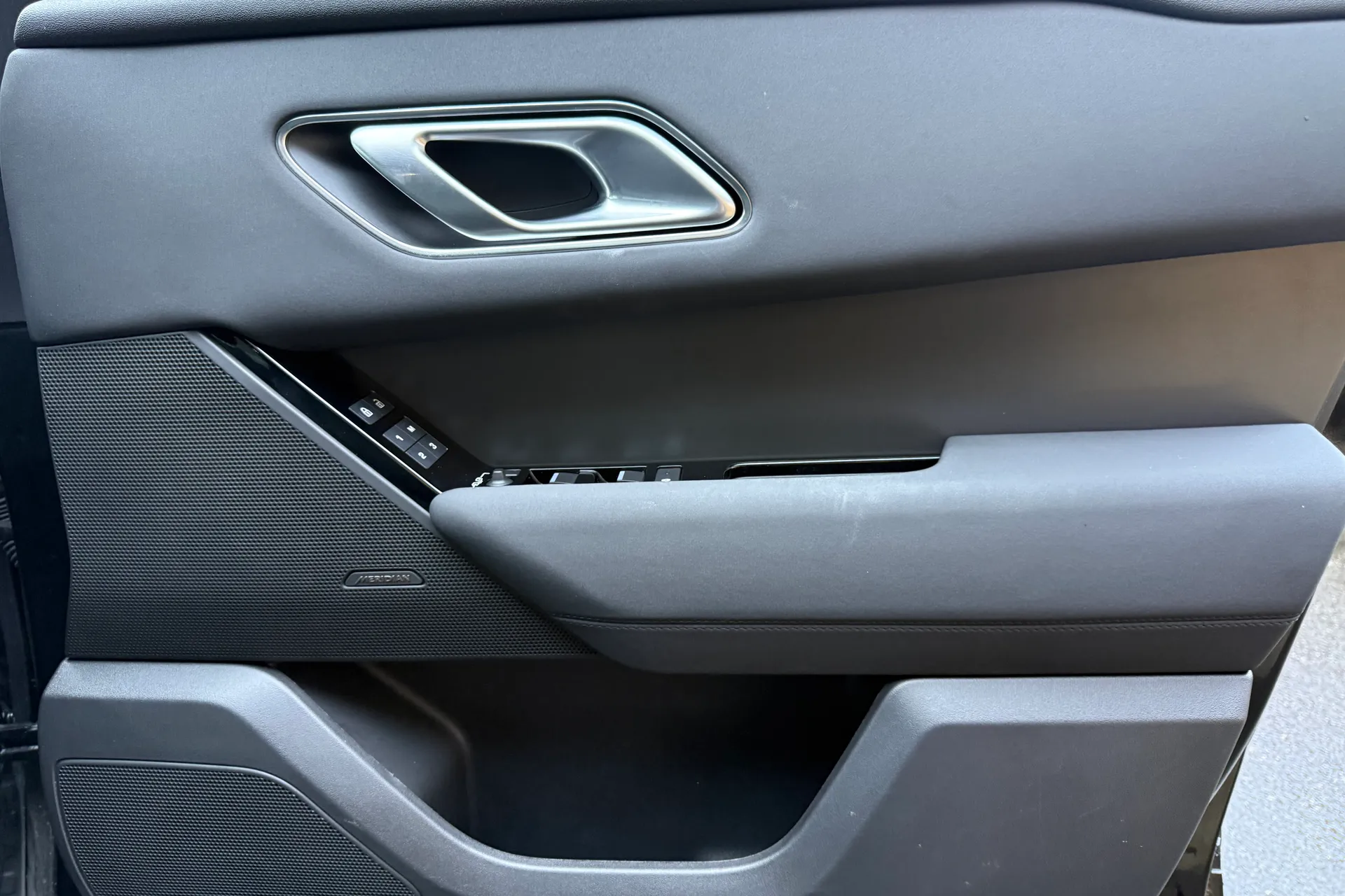 LAND ROVER RANGE ROVER VELAR thumbnail image number 50