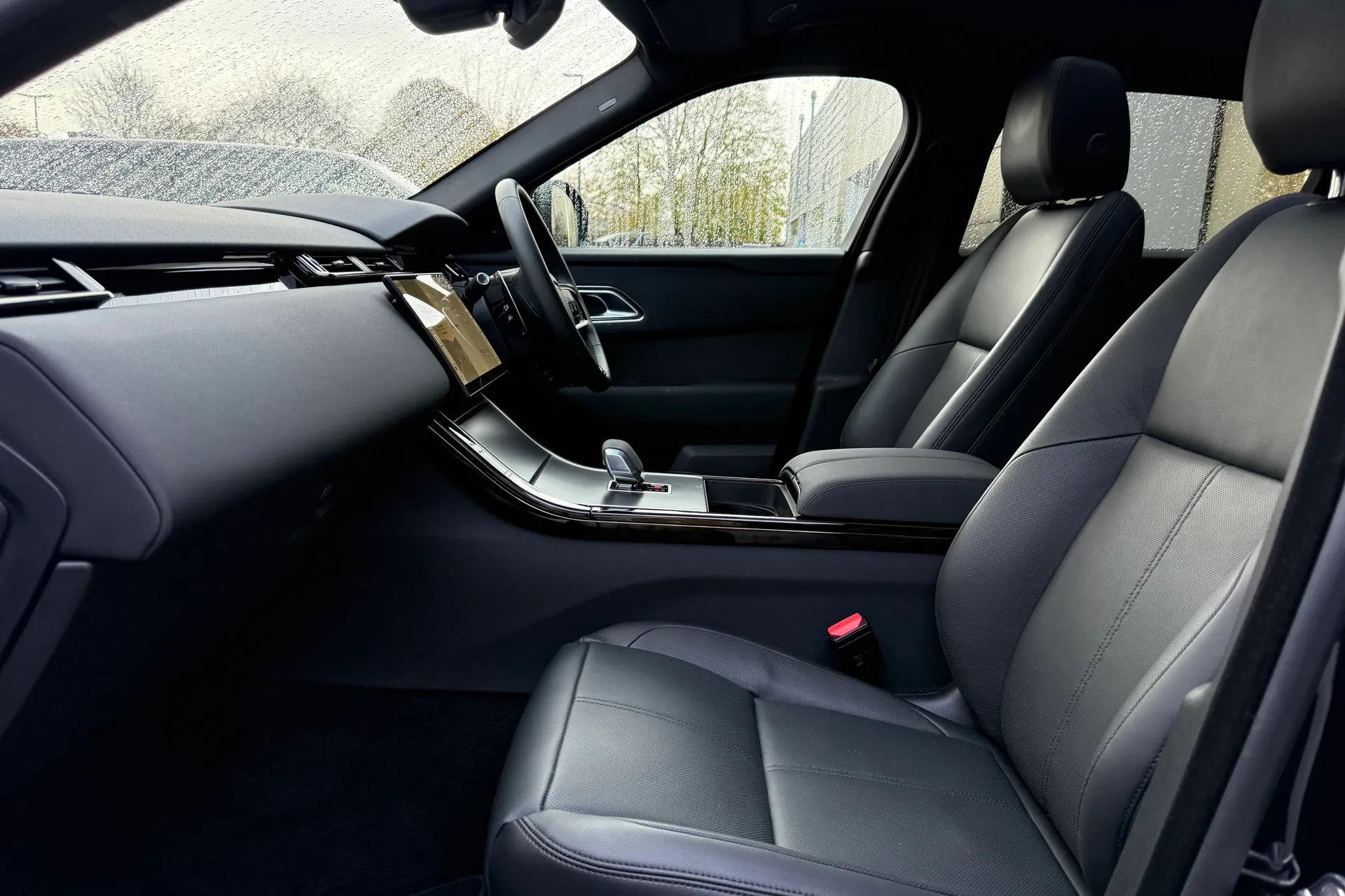 LAND ROVER RANGE ROVER VELAR thumbnail image number 10