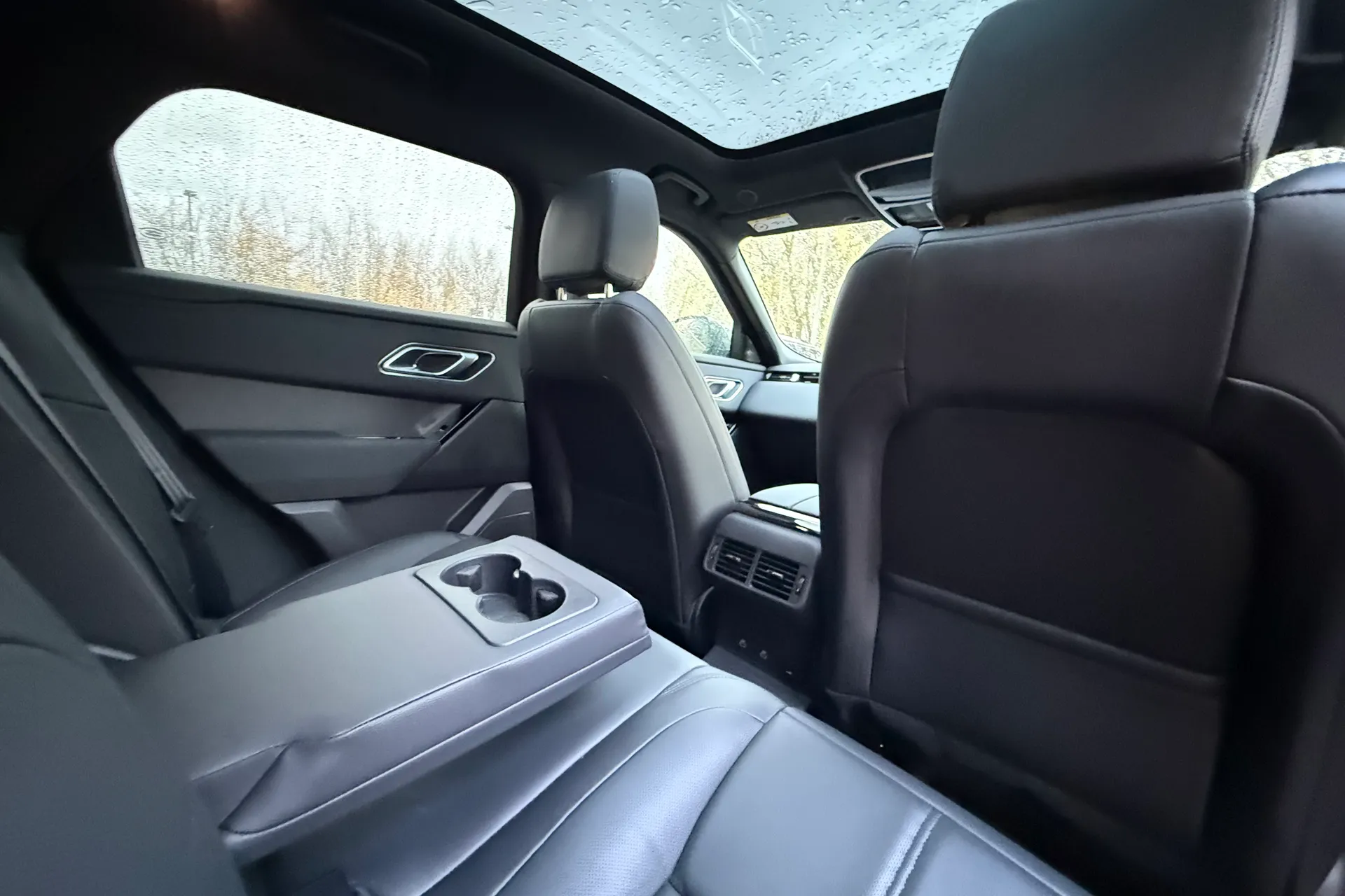 LAND ROVER RANGE ROVER VELAR thumbnail image number 42