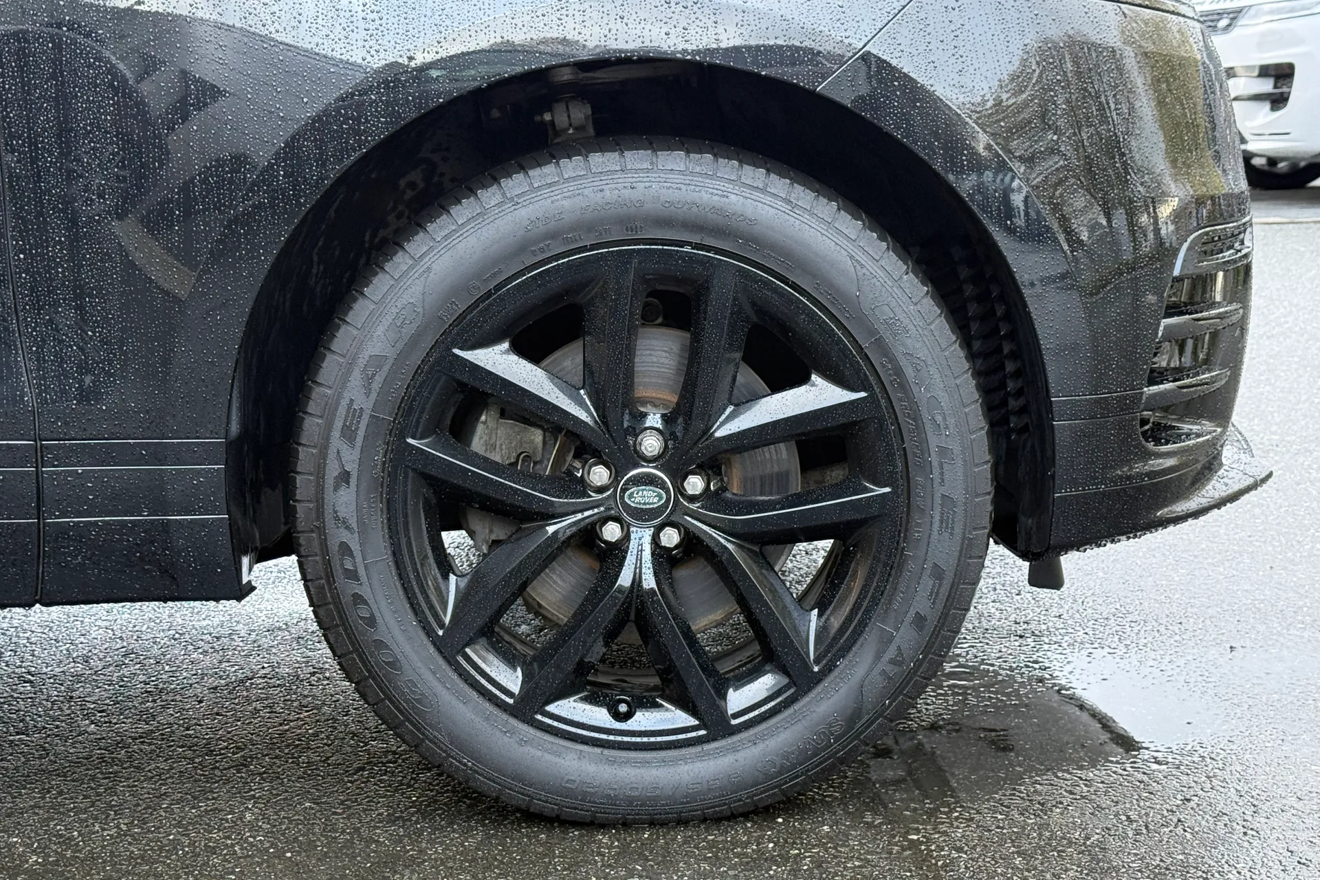 LAND ROVER RANGE ROVER VELAR thumbnail image number 23