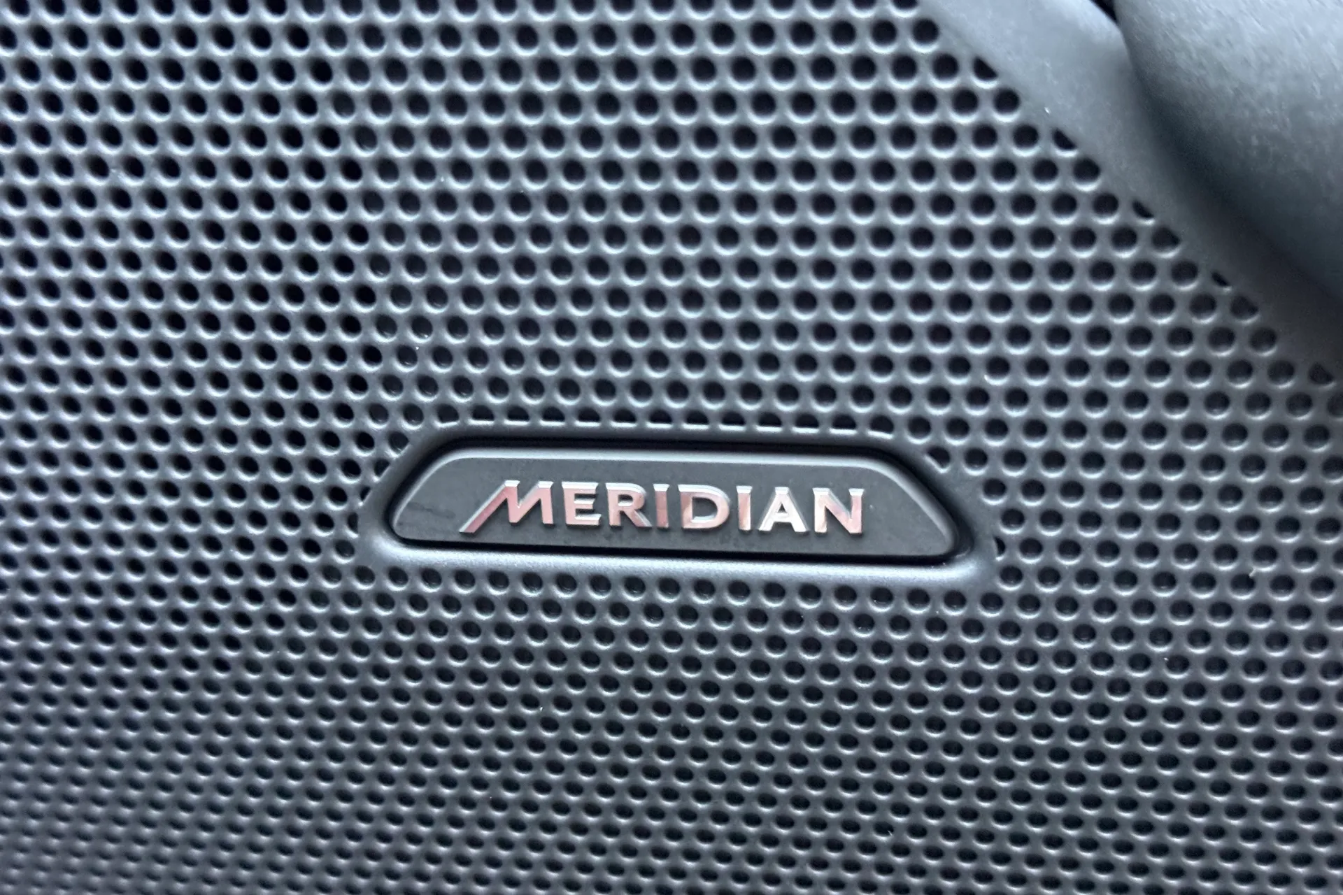 LAND ROVER RANGE ROVER VELAR thumbnail image number 21