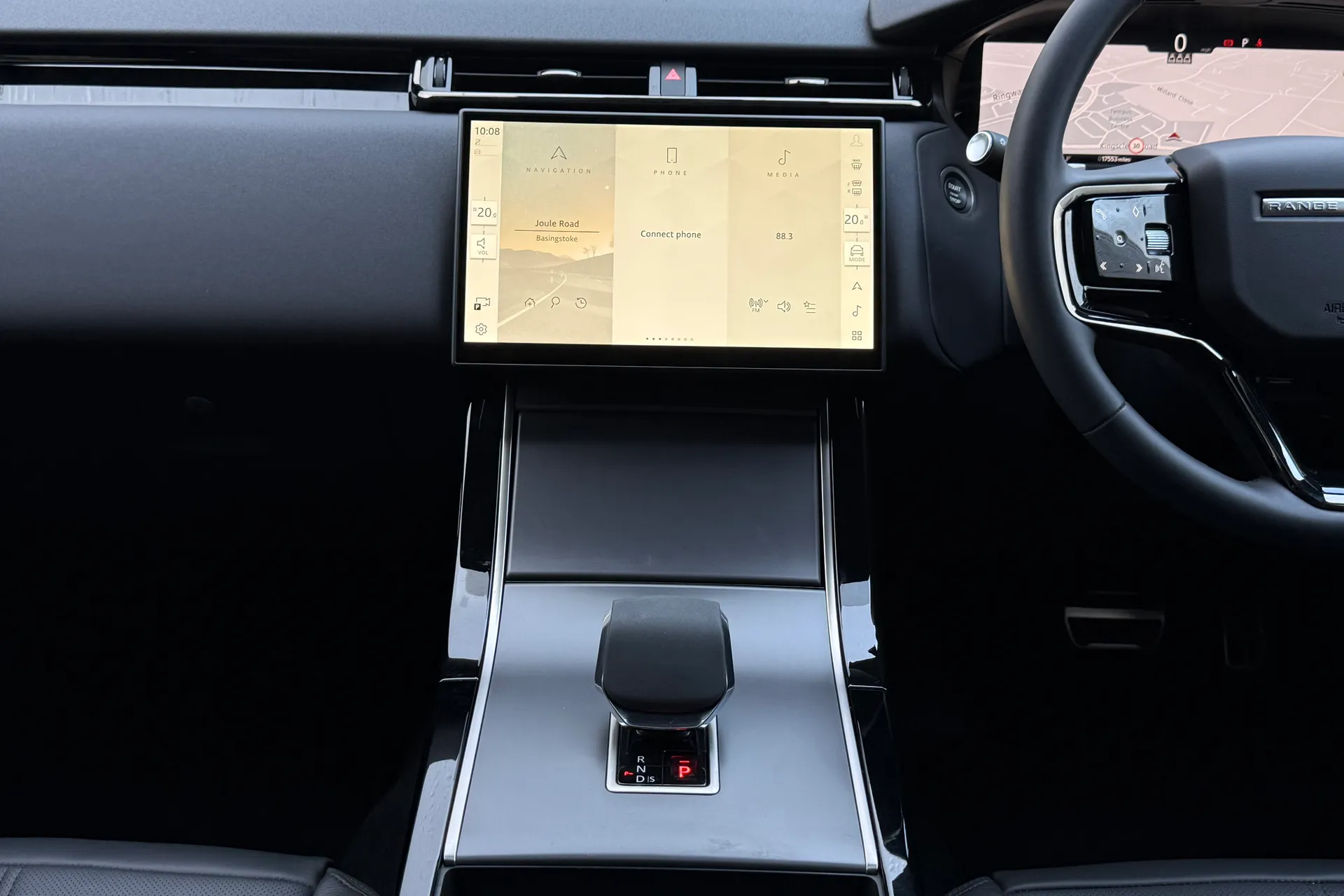 LAND ROVER RANGE ROVER VELAR thumbnail image number 15