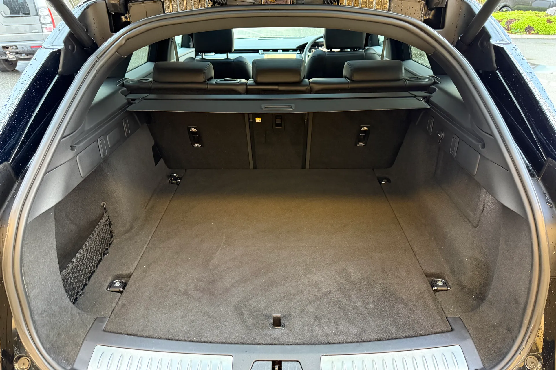 LAND ROVER RANGE ROVER VELAR thumbnail image number 39