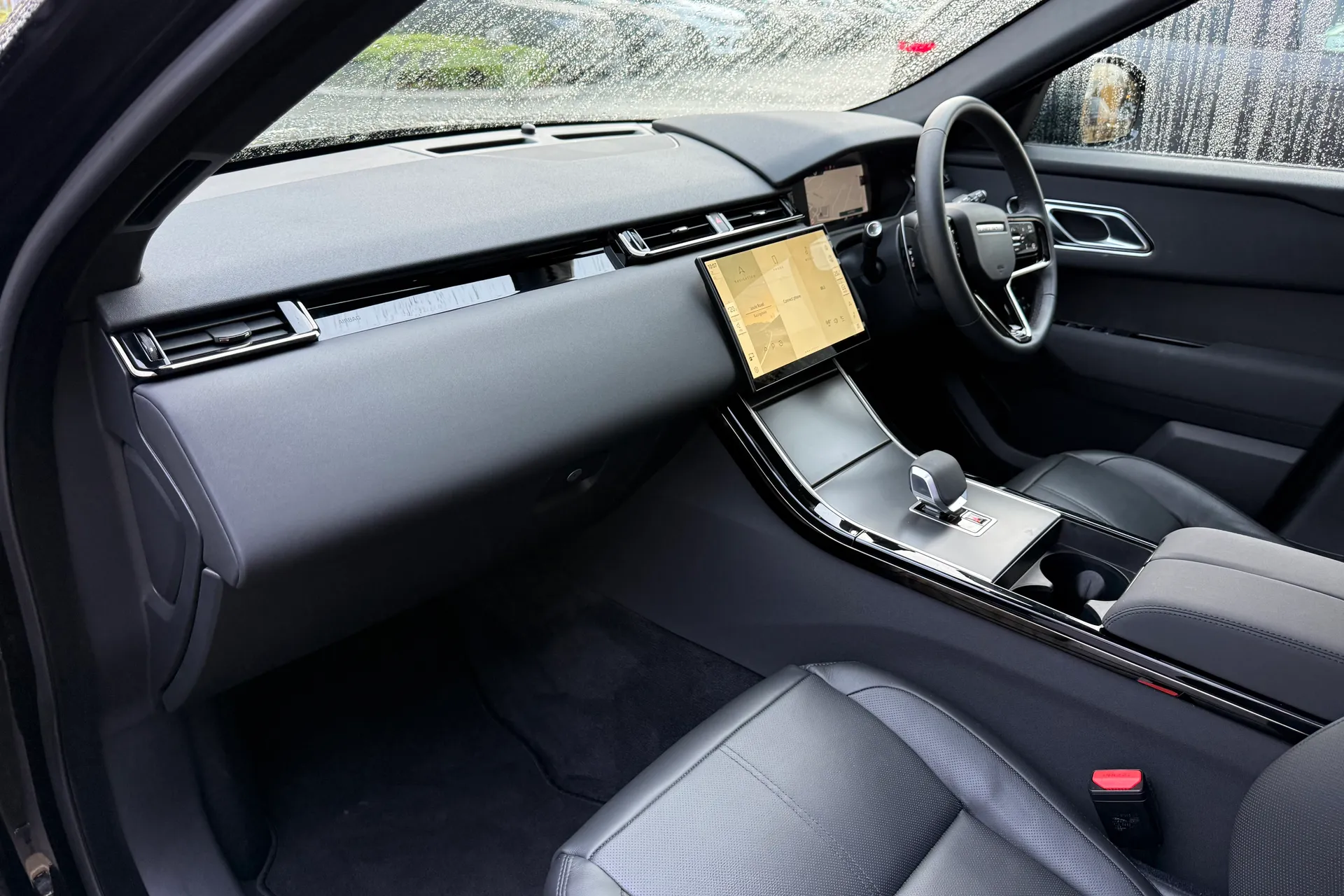 LAND ROVER RANGE ROVER VELAR thumbnail image number 47