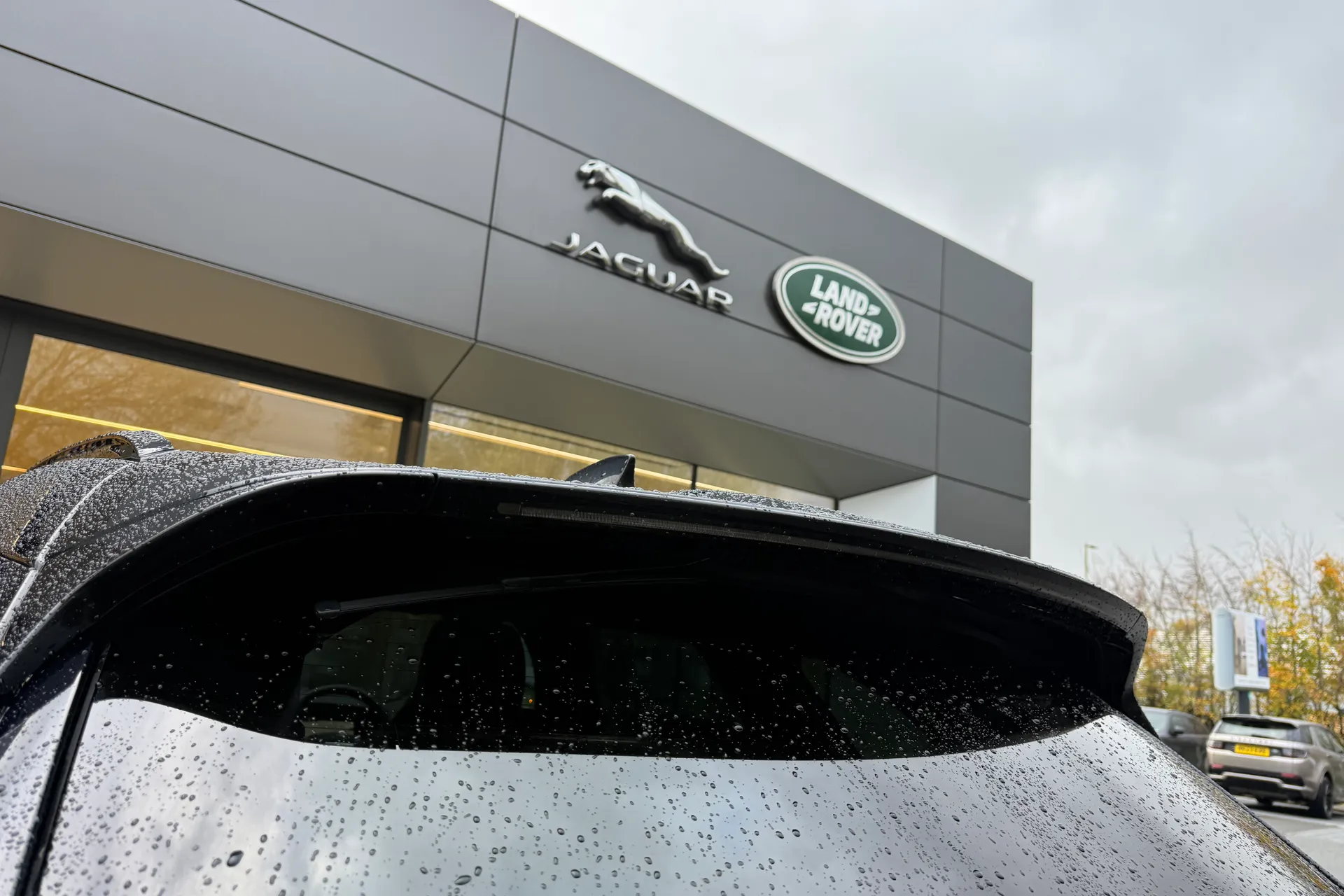 LAND ROVER RANGE ROVER VELAR thumbnail image number 32