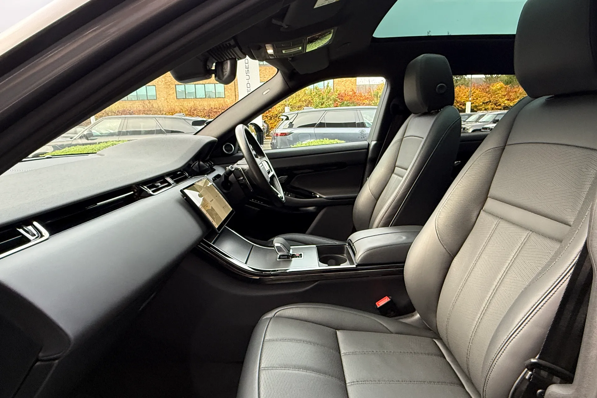 LAND ROVER RANGE ROVER EVOQUE thumbnail image number 36