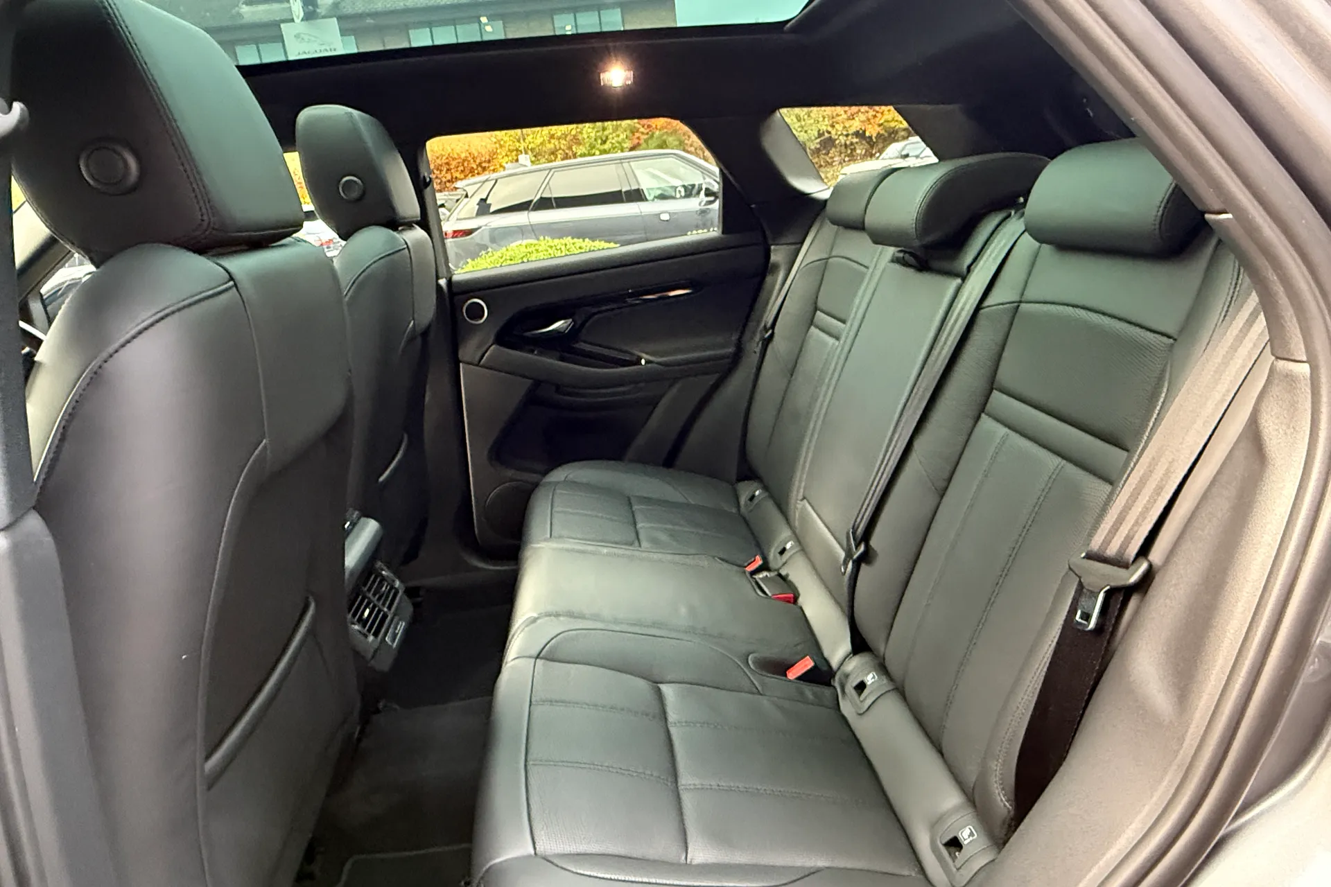 LAND ROVER RANGE ROVER EVOQUE thumbnail image number 37