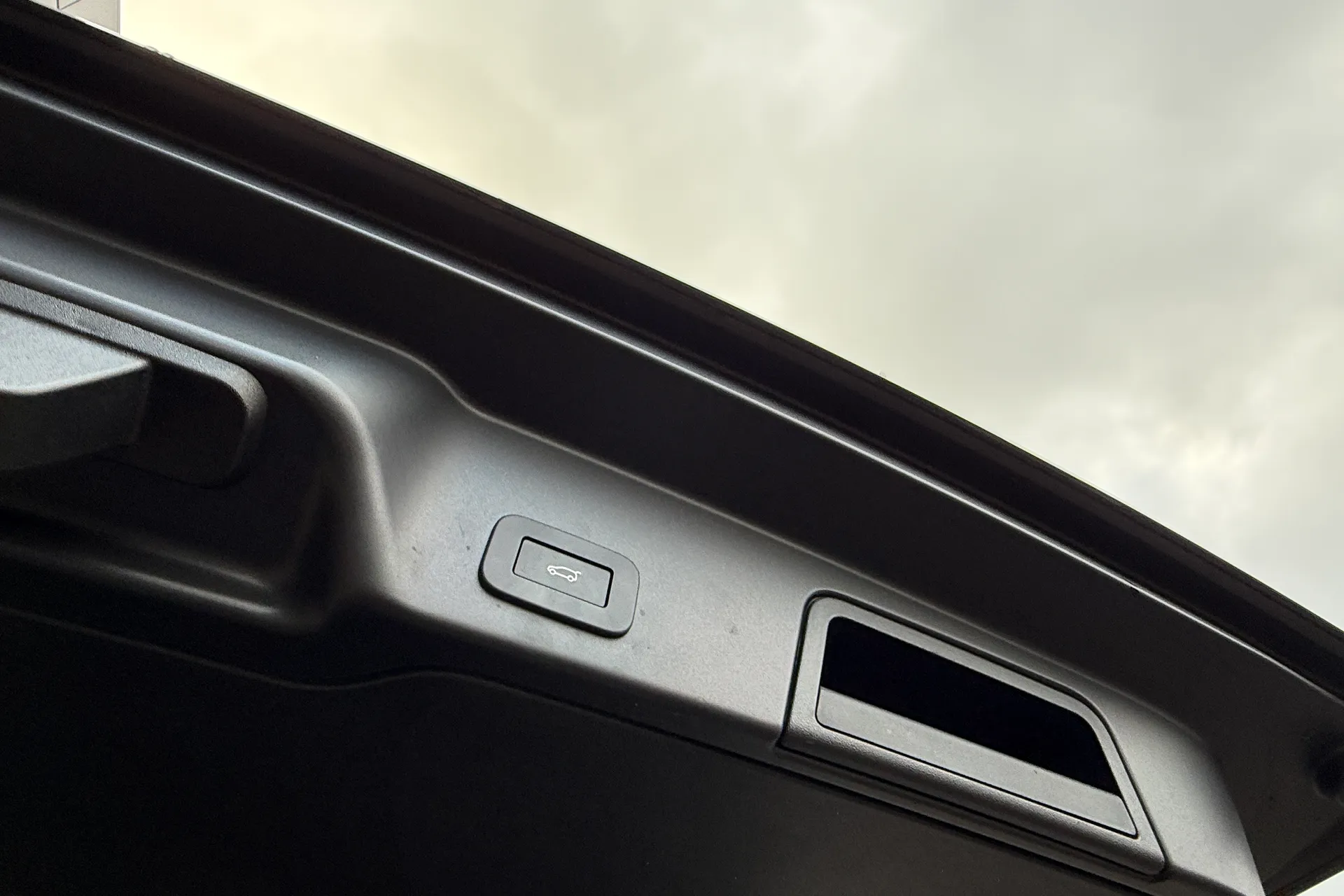 LAND ROVER RANGE ROVER EVOQUE thumbnail image number 21