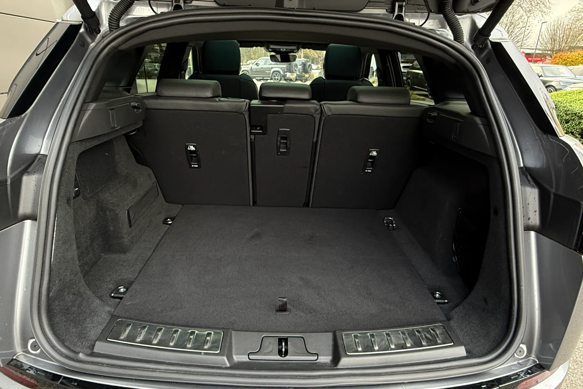 LAND ROVER RANGE ROVER EVOQUE thumbnail image number 23