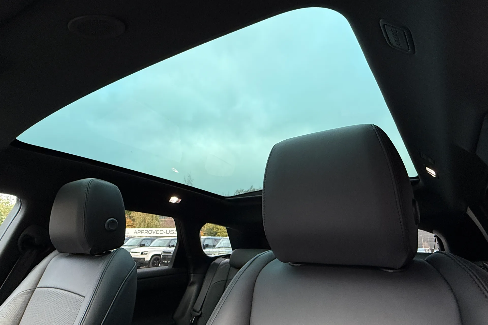 LAND ROVER RANGE ROVER EVOQUE thumbnail image number 4