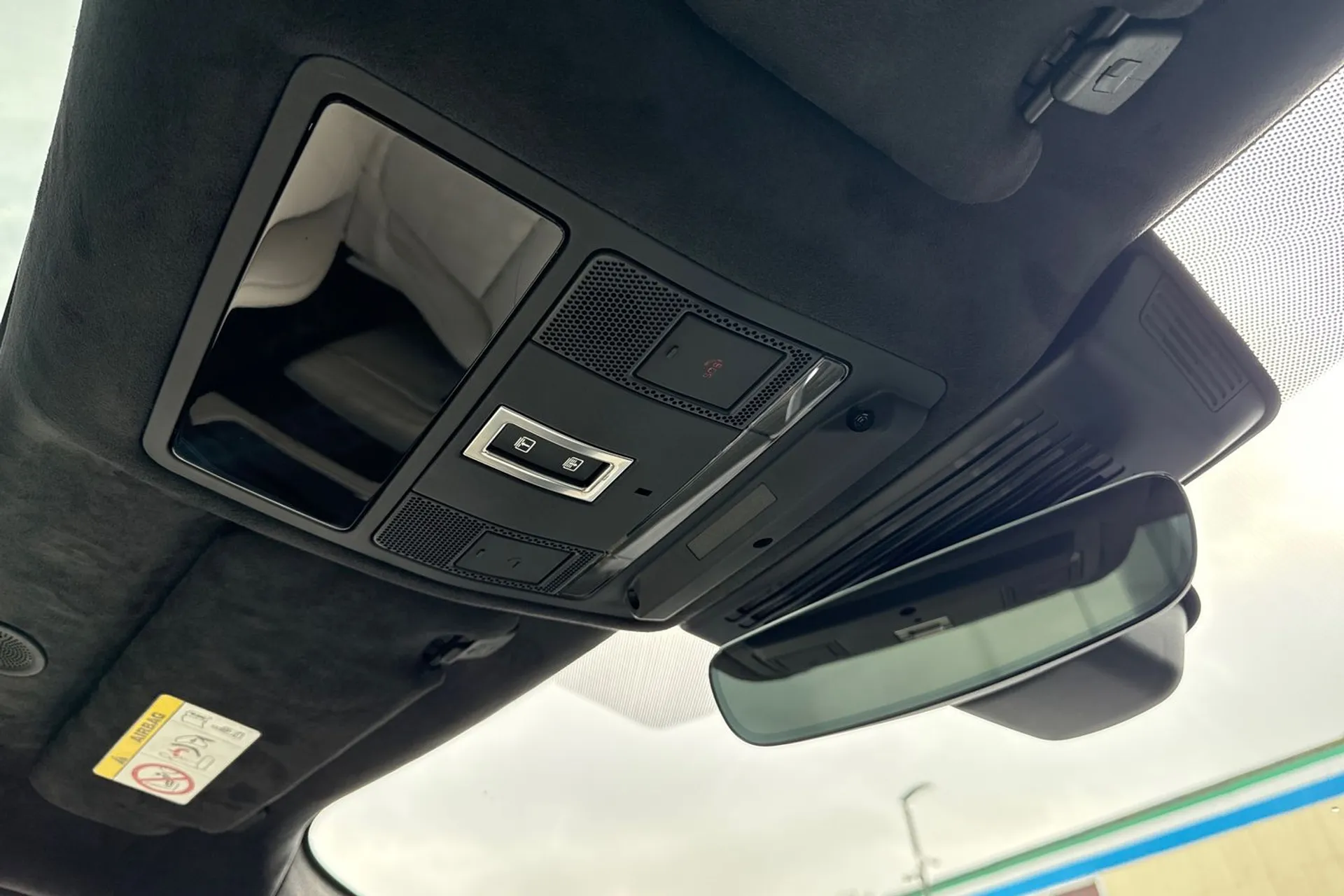 Jaguar F-PACE thumbnail image number 56