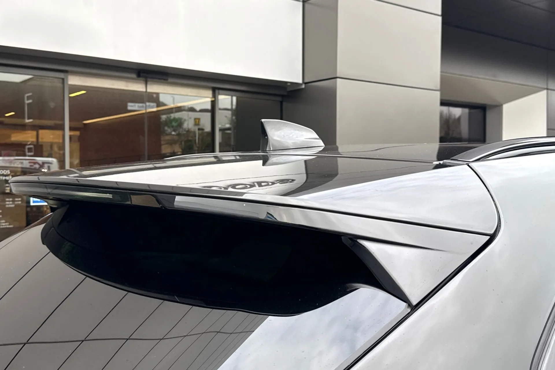 Jaguar F-PACE thumbnail image number 43