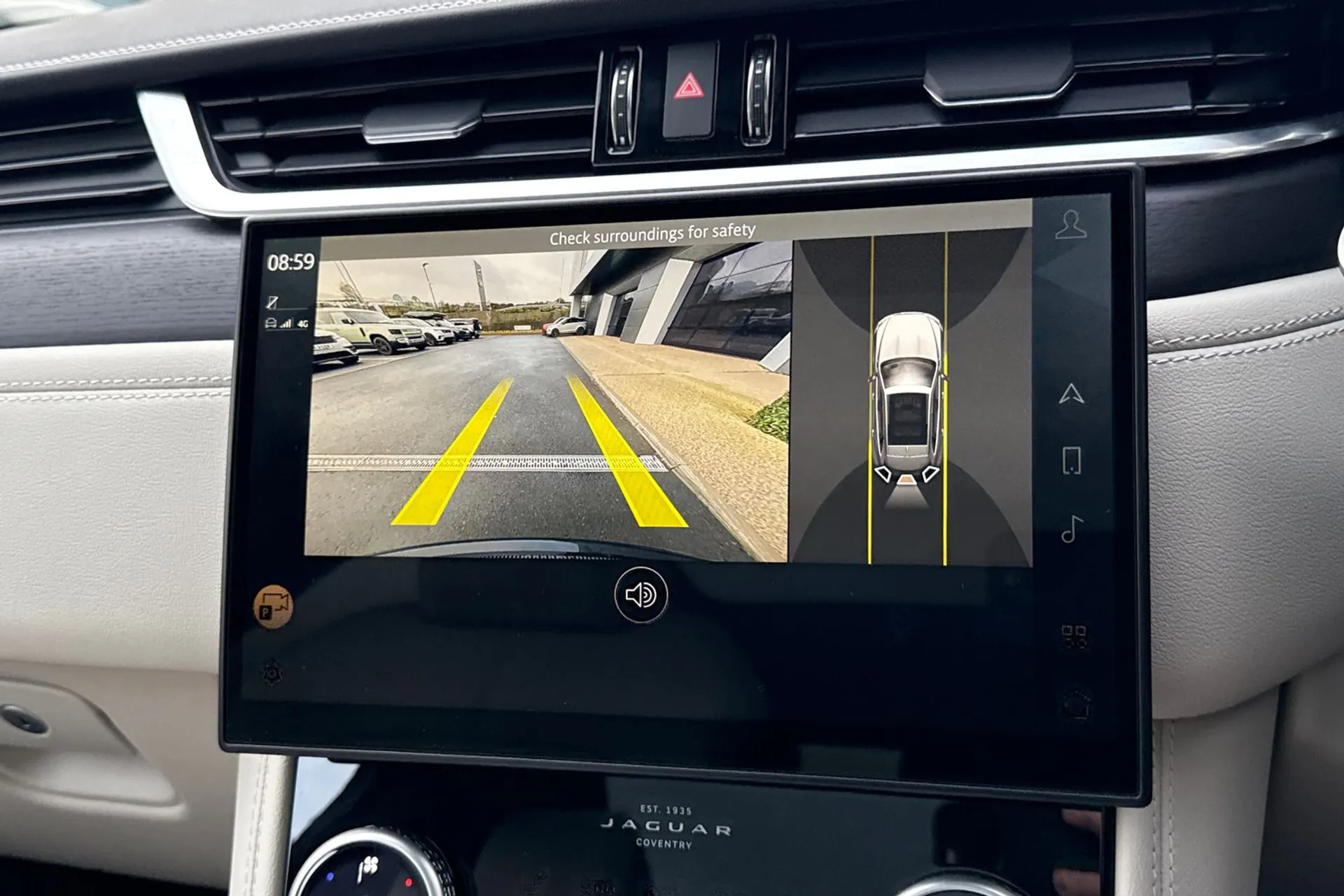 Jaguar F-PACE thumbnail image number 4