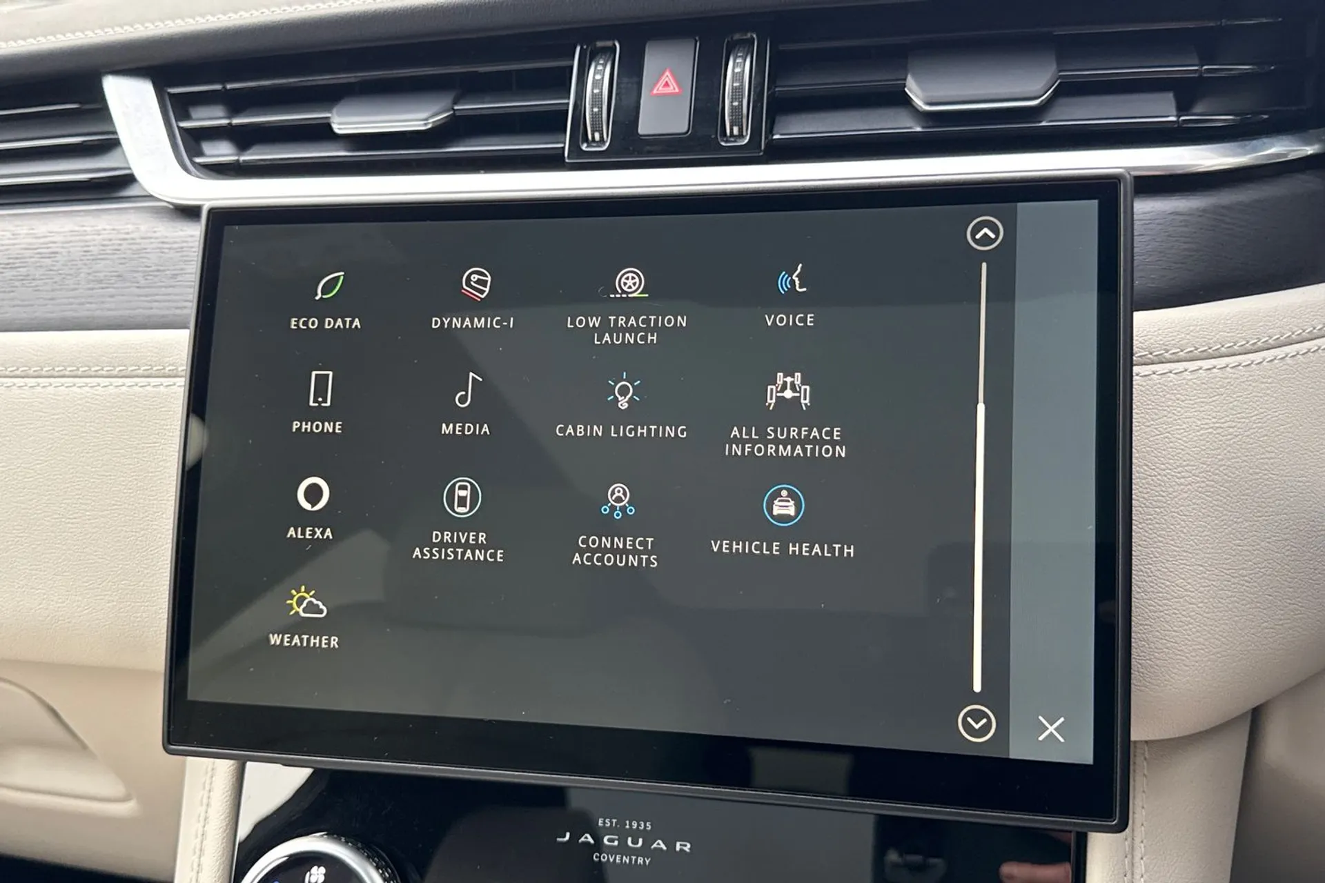 Jaguar F-PACE thumbnail image number 61