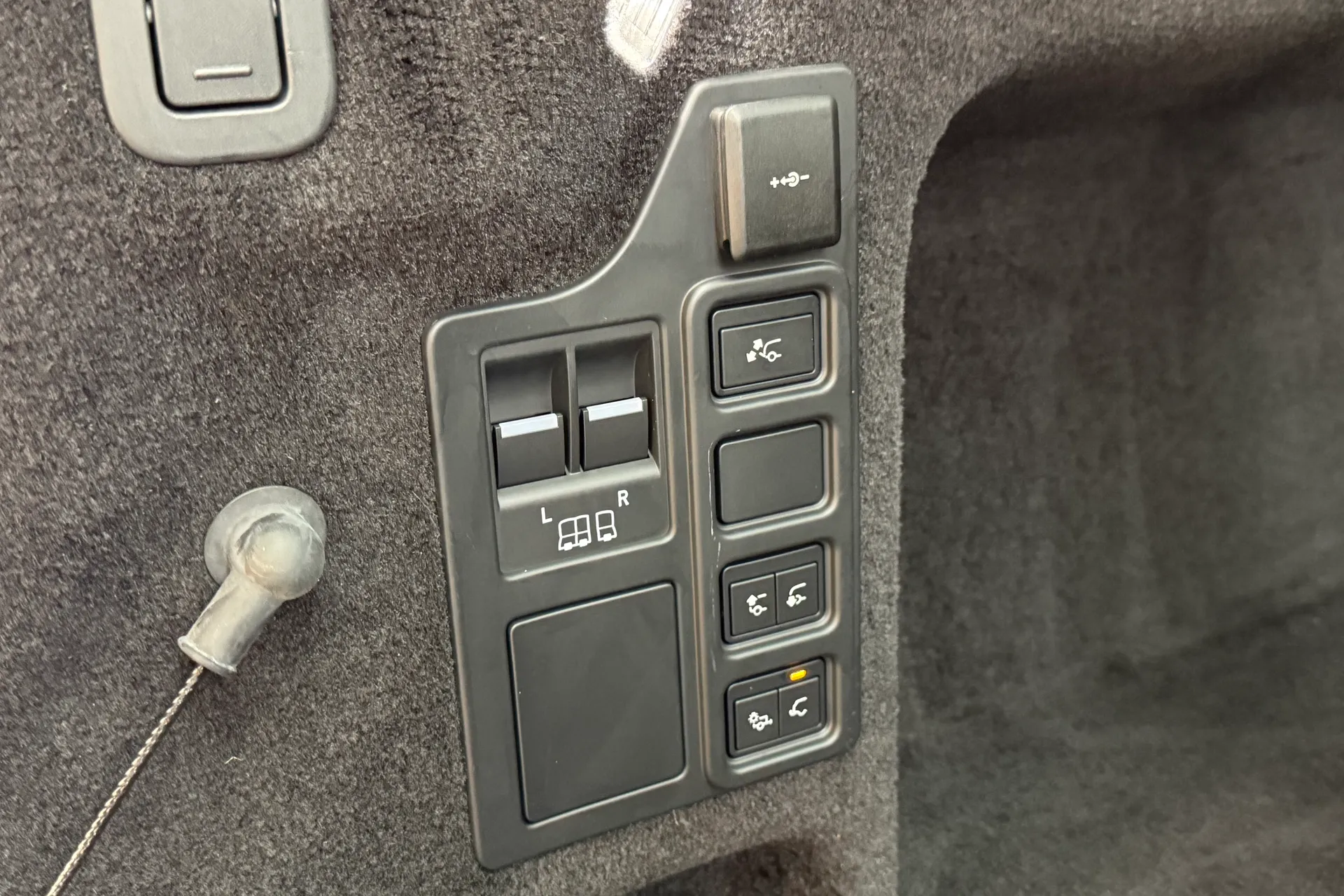 LAND ROVER DISCOVERY thumbnail image number 41