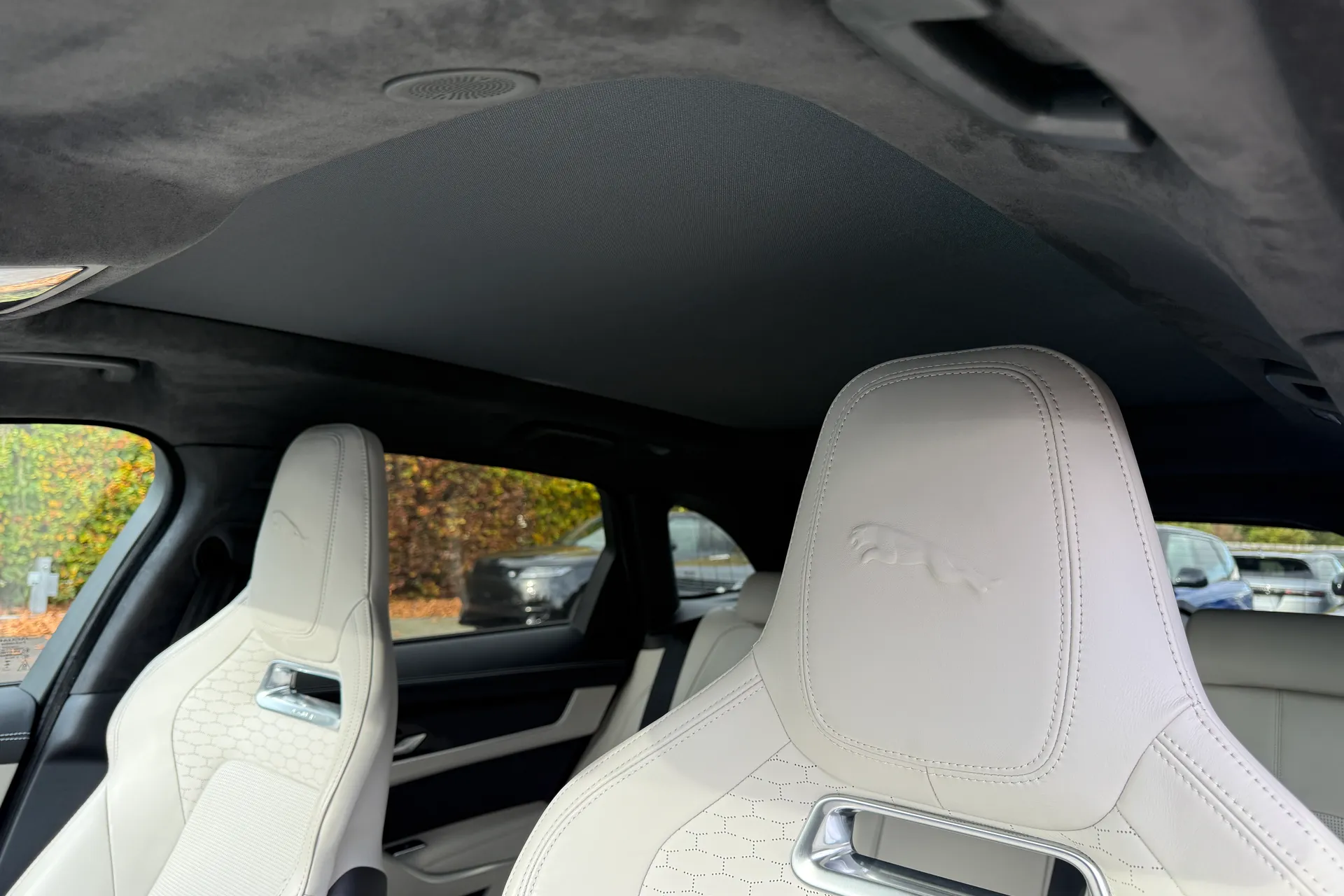 Jaguar F-PACE thumbnail image number 5