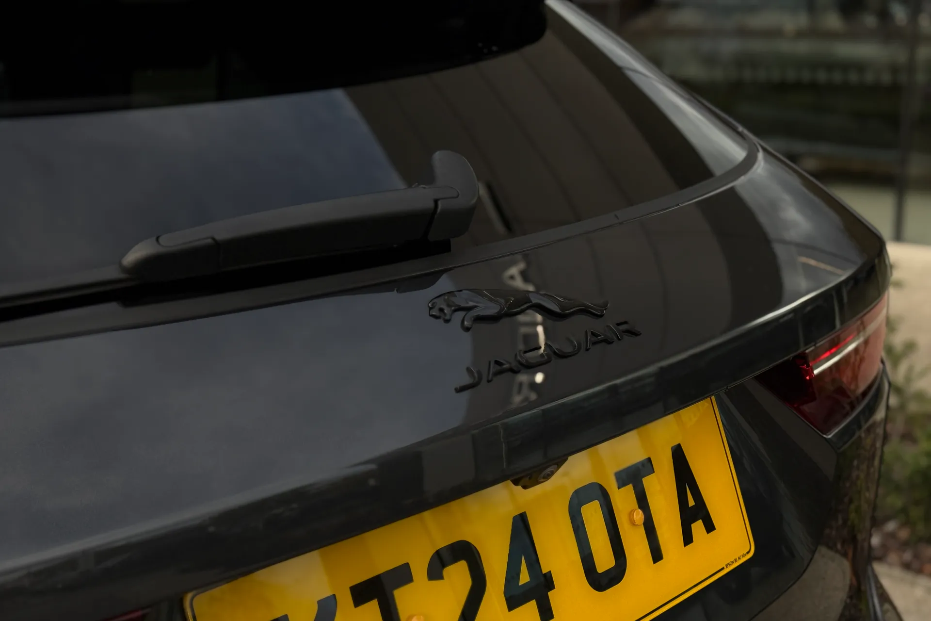 Jaguar F-PACE thumbnail image number 30